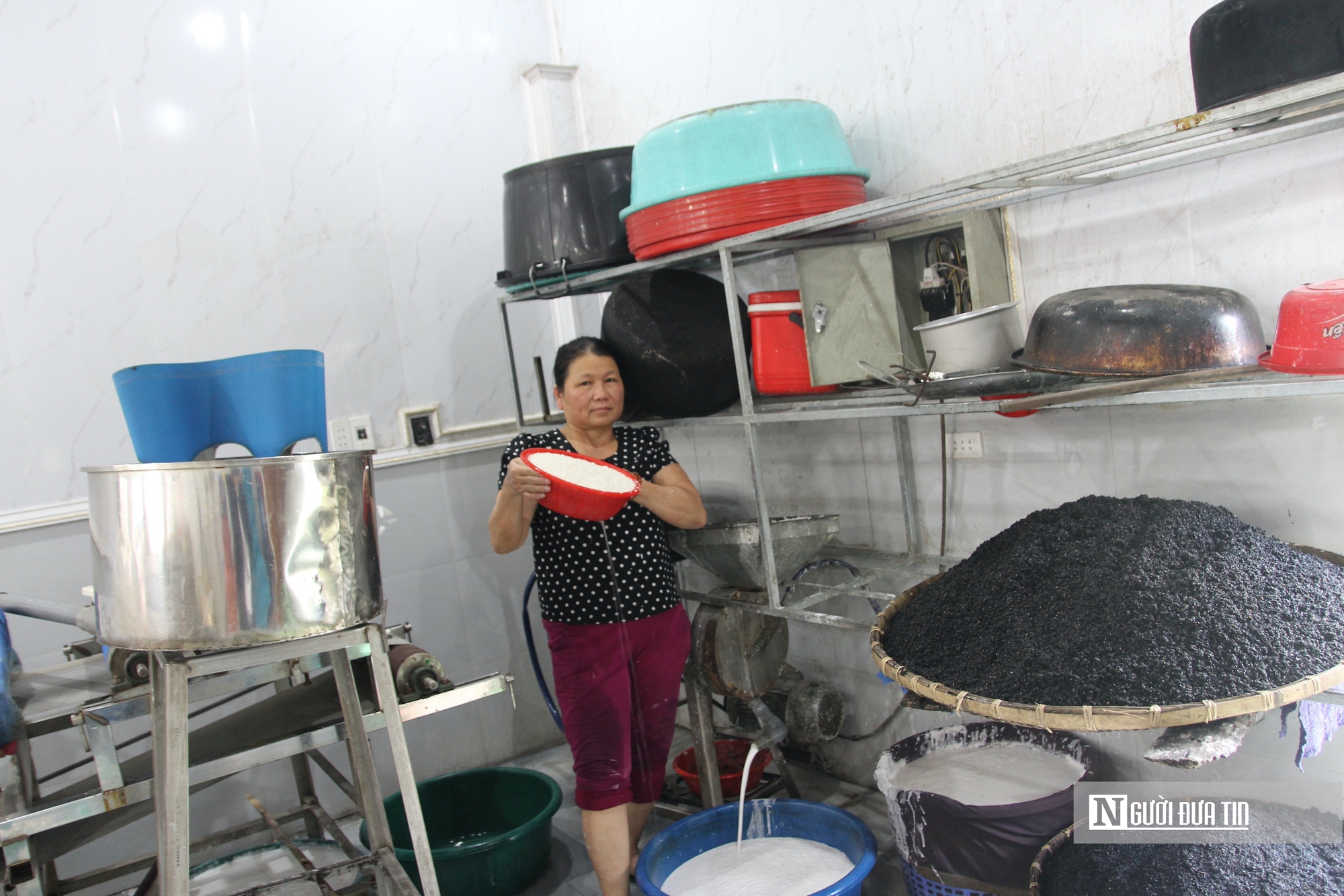 Tất bật mưu sinh b&ecirc;n bếp than hồng trong những ng&agrave;y gi&aacute;p Tết- Ảnh 6.