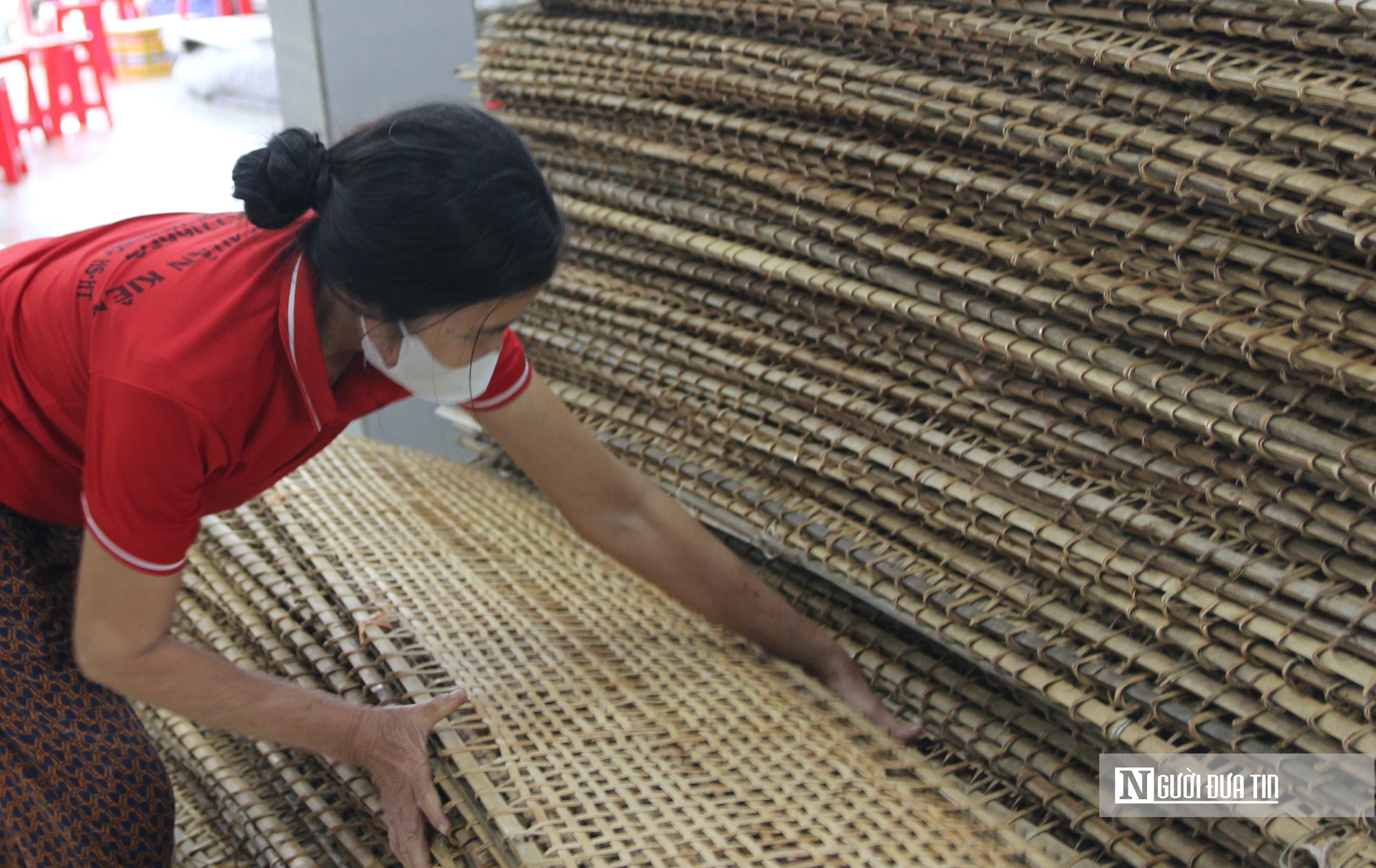 Tất bật mưu sinh b&ecirc;n bếp than hồng trong những ng&agrave;y gi&aacute;p Tết- Ảnh 7.