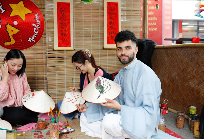 Sinh viên quốc tế đón Tết Việt: Ấm áp tình, sự tử tế và hiếu khách - Ảnh 7.