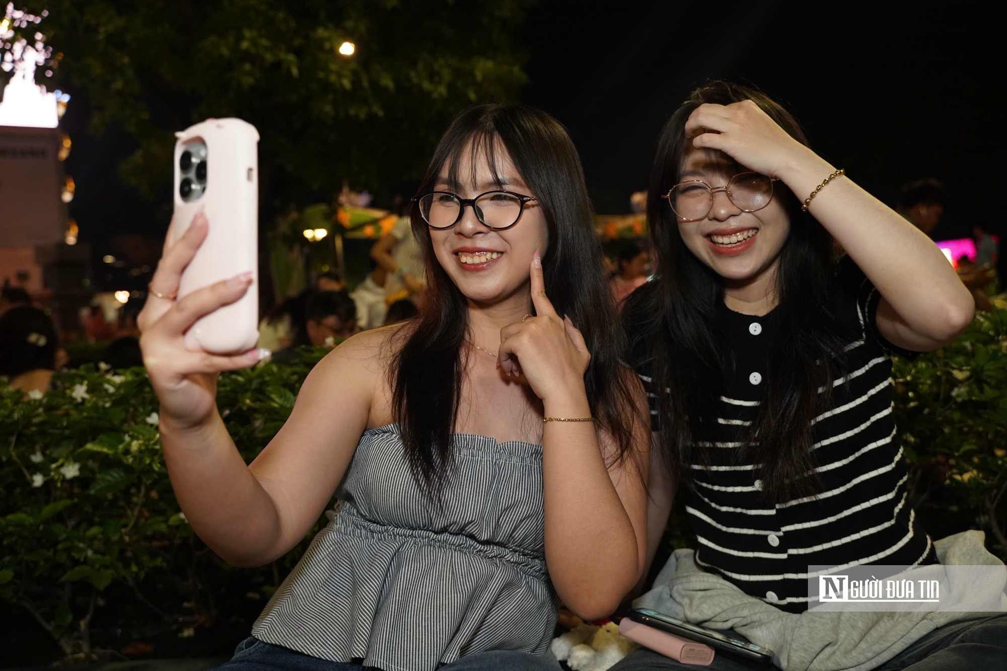 Tp.HCM rực rỡ sắc màu đêm pháo hoa giao thừa- Ảnh 8.