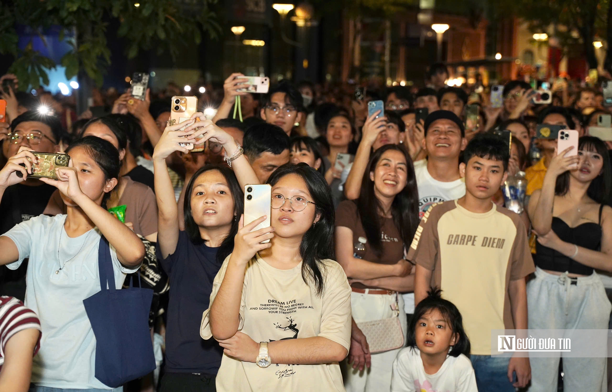 Tp.HCM rực rỡ sắc màu đêm pháo hoa giao thừa- Ảnh 11.