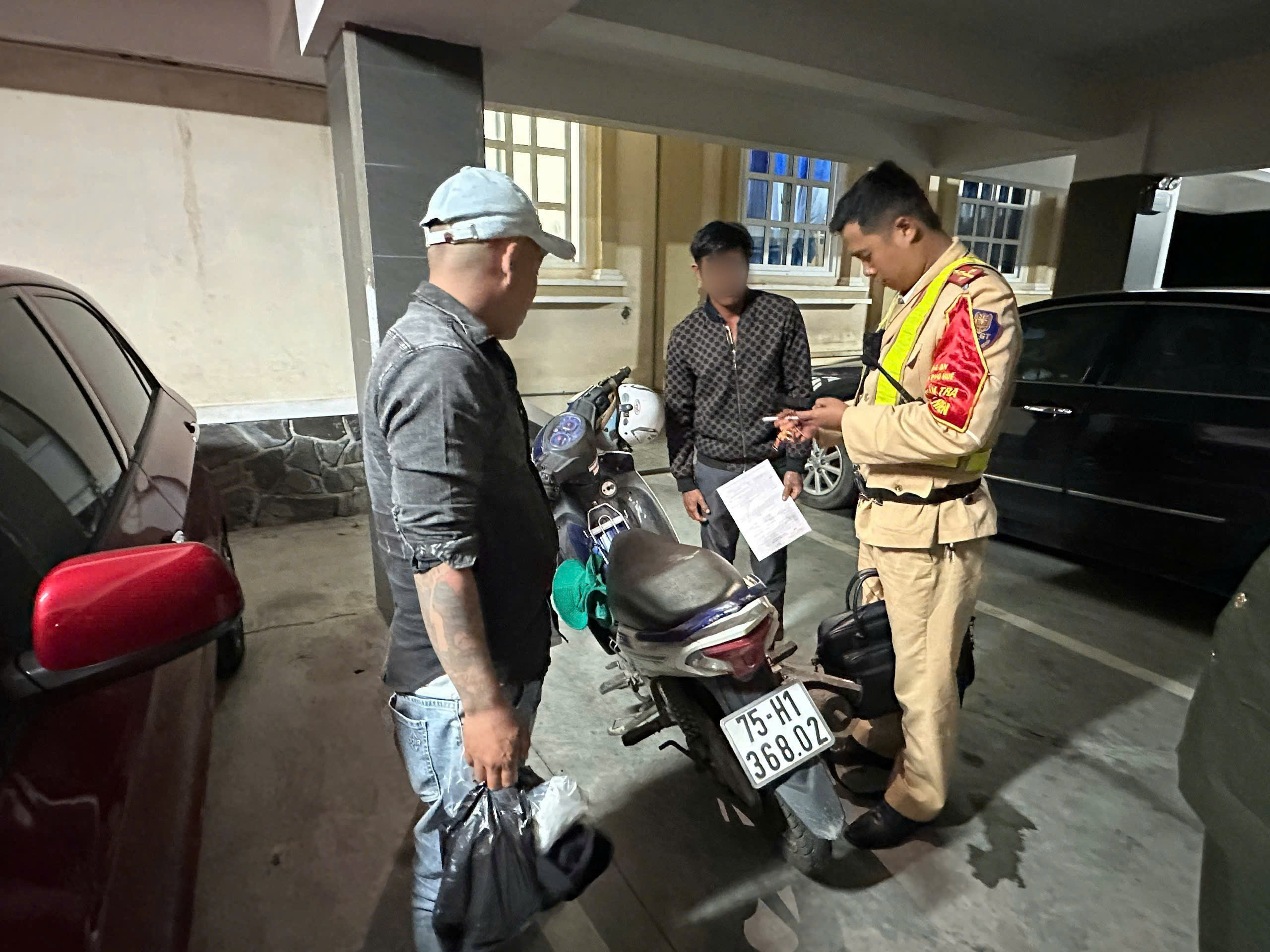 ‘Thức cho dân vui chơi, gác cho dân ngủ ngon’- Ảnh 3. ‘Thức cho dân vui chơi, gác cho dân ngủ ngon’- Ảnh 3.