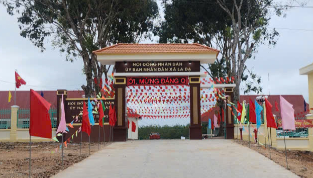 Xuân Bính Ngọ 2026: Ấm áp nơi vùng đồng bào dân tộc thiểu số xã La Dạ- Ảnh 4.