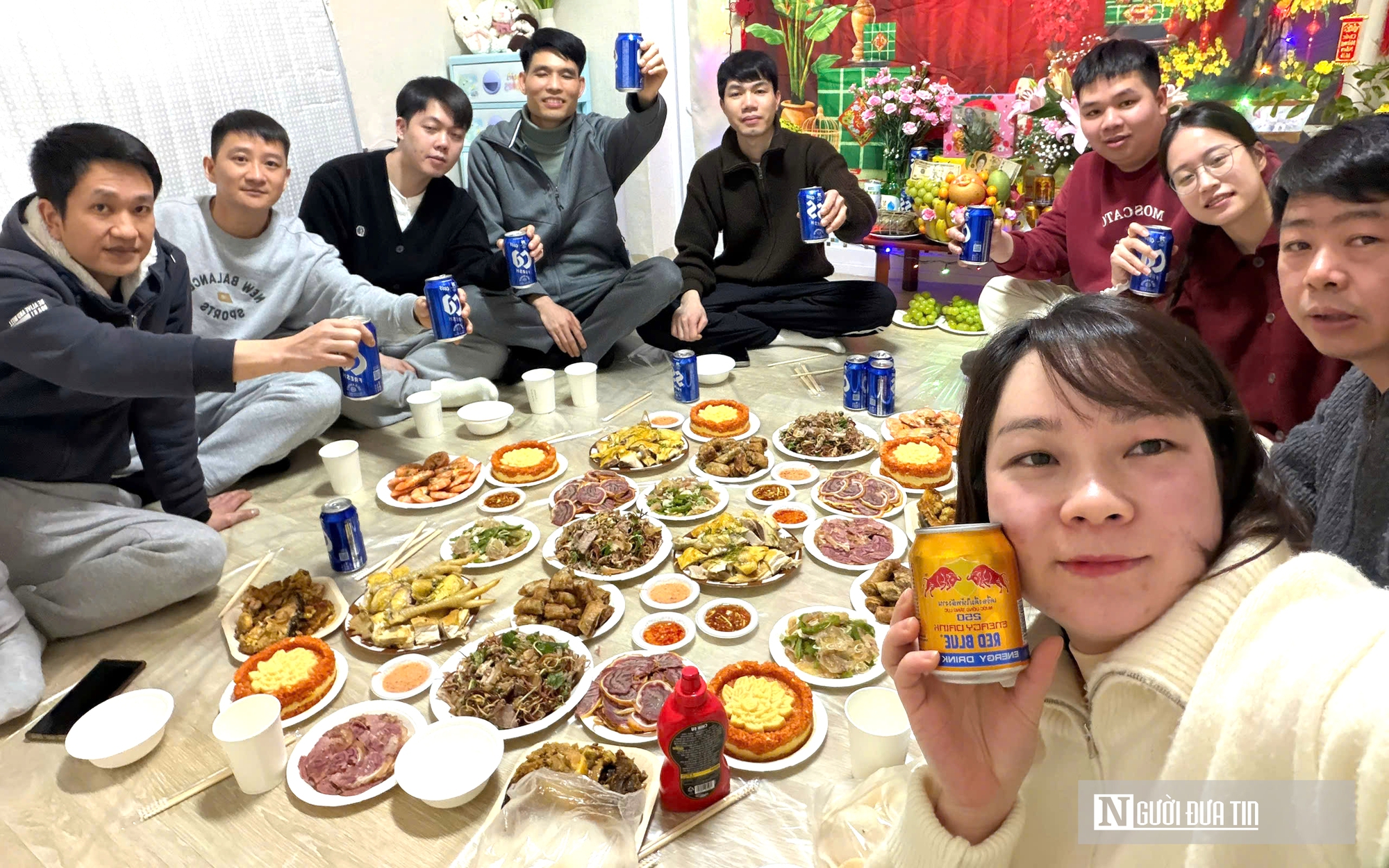 Người Việt xa quê đón Tết: Nỗi nhớ quê hương da diết giữa mâm cơm truyền thống