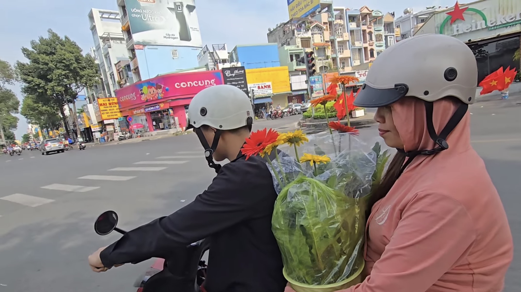 Chợ hoa tết ở Tp.HCM, kẻ khóc người cười- Ảnh 16.