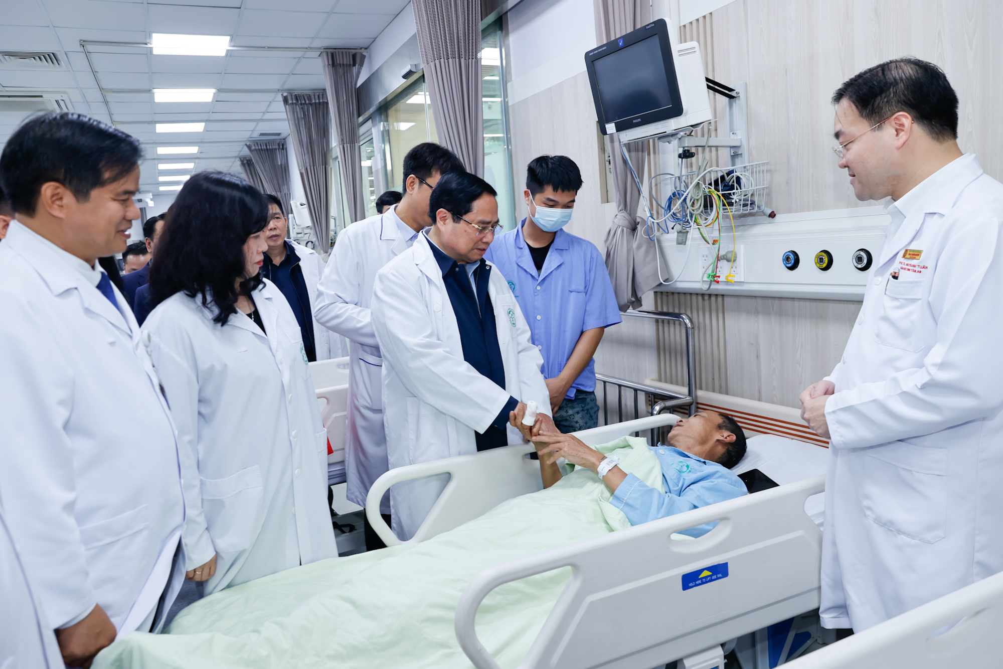 Phát huy vai trò bệnh viện tuyến cuối "giành giật sự sống, là hy vọng lớn nhất của người bệnh"- Ảnh 3. Phát huy vai trò bệnh viện tuyến cuối "giành giật sự sống, là hy vọng lớn nhất của người bệnh"- Ảnh 3.