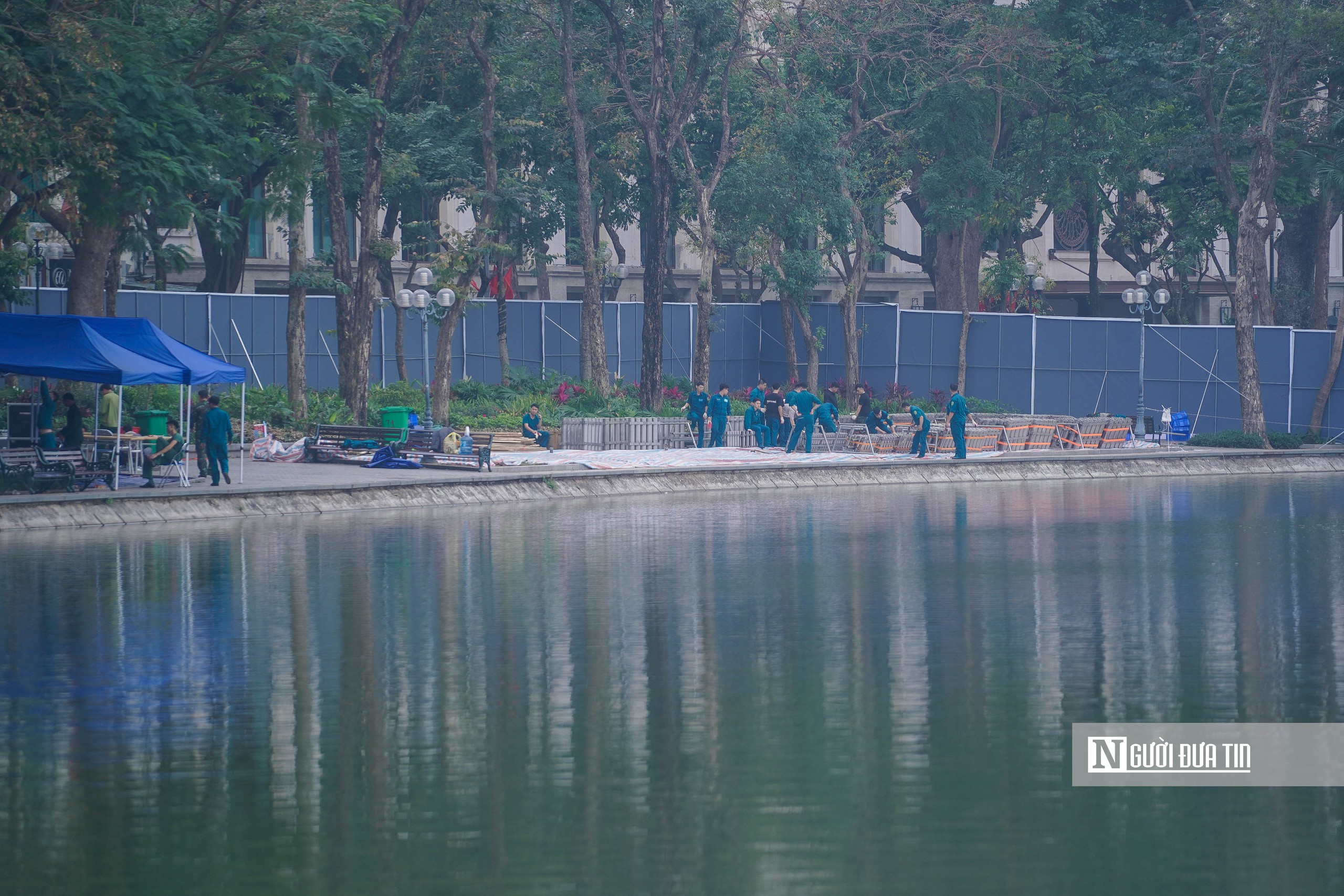 H&agrave; Nội: An ninh thắt chặt xung quanh c&aacute;c trật địa ph&aacute;o hoa - Ảnh 13.