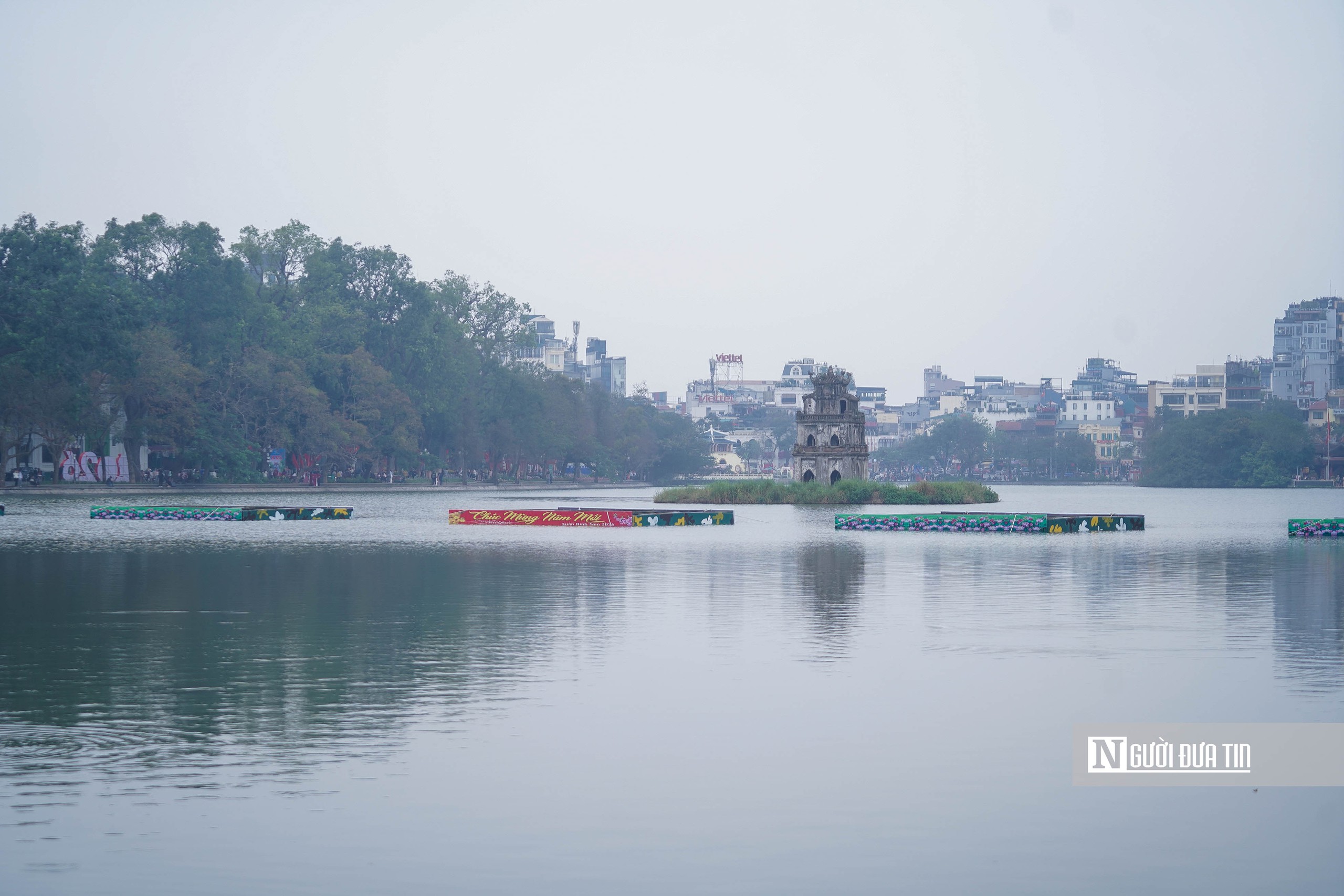 H&agrave; Nội: An ninh thắt chặt xung quanh c&aacute;c trật địa ph&aacute;o hoa - Ảnh 14.