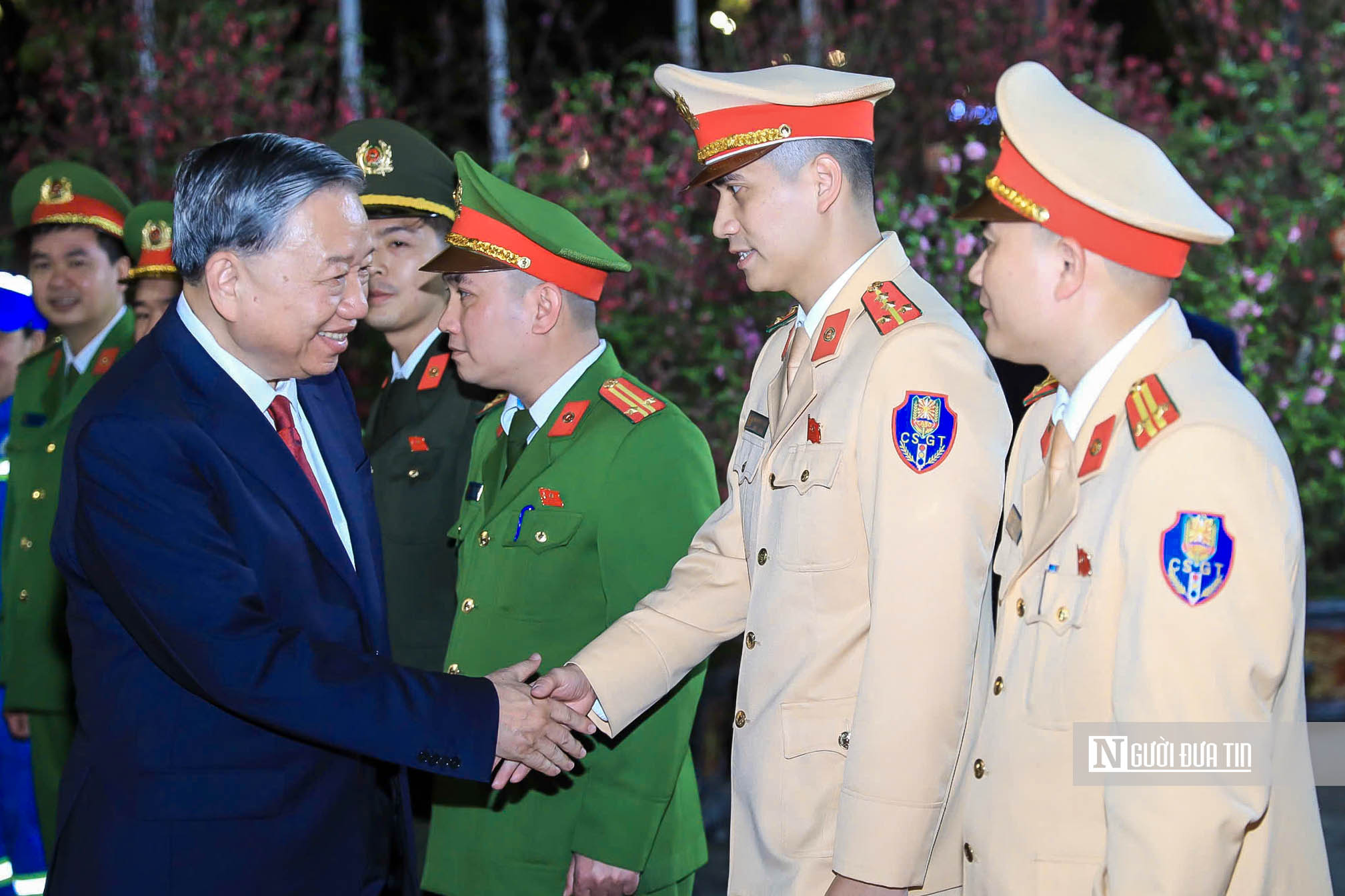 Tổng B&iacute; thư T&ocirc; L&acirc;m ch&uacute;c Tết nh&acirc;n d&acirc;n Thủ đ&ocirc;- Ảnh 5.