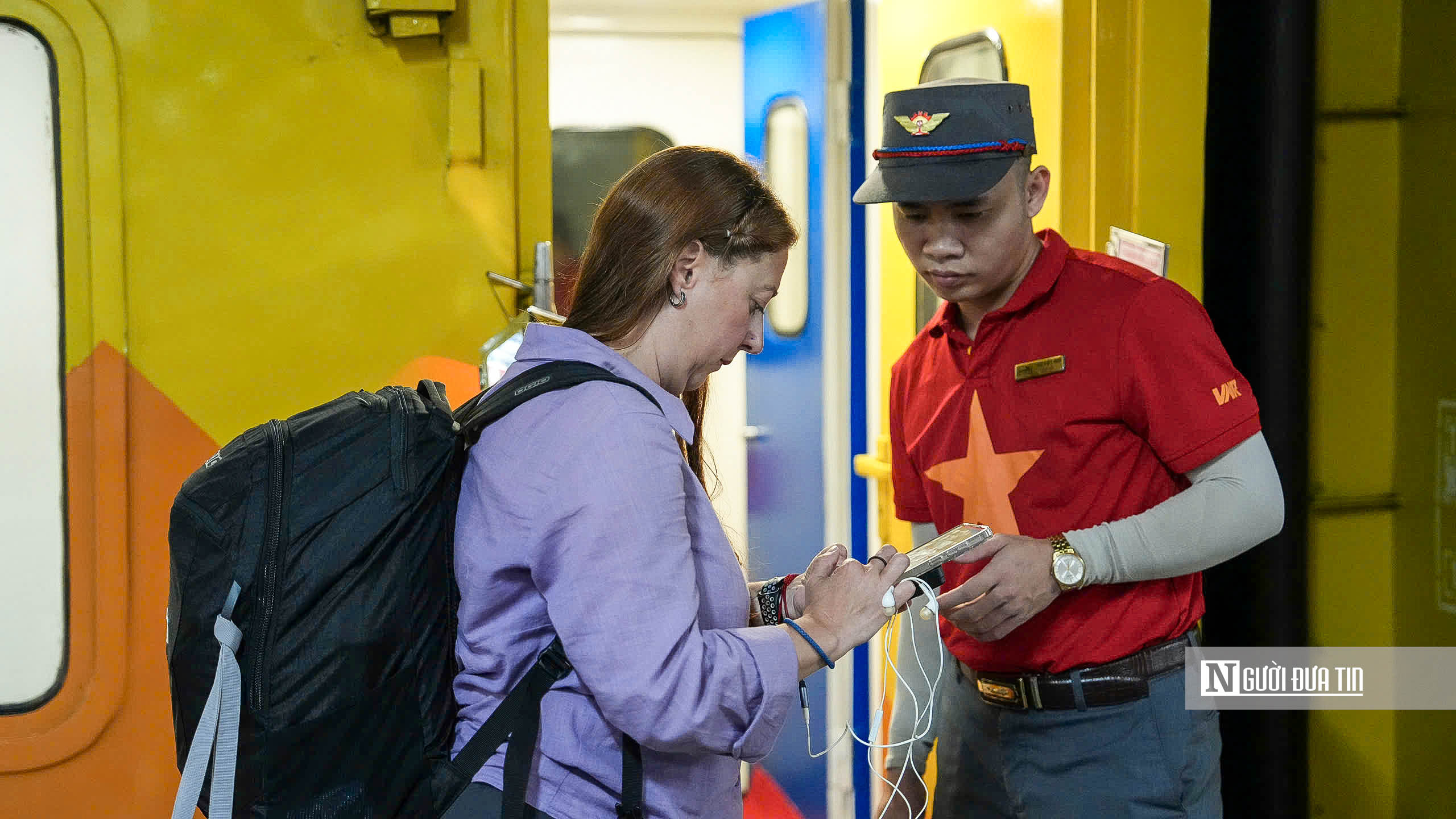 Chuyến t&agrave;u cuối c&ugrave;ng năm Ất Tỵ rời ga H&agrave; Nội- Ảnh 3.