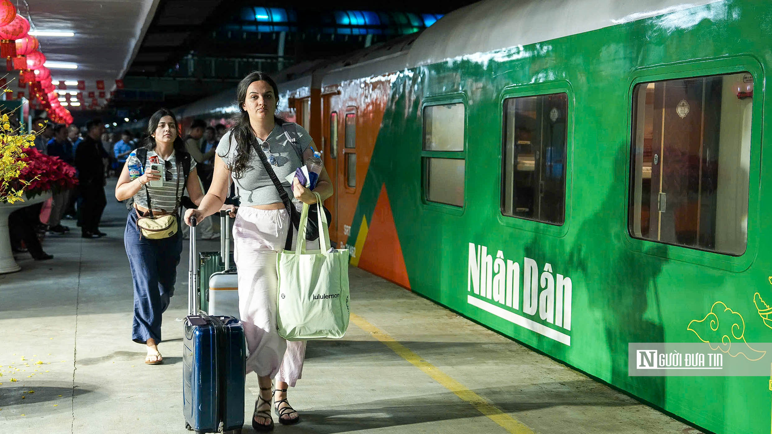 Chuyến t&agrave;u cuối c&ugrave;ng năm Ất Tỵ rời ga H&agrave; Nội- Ảnh 4.