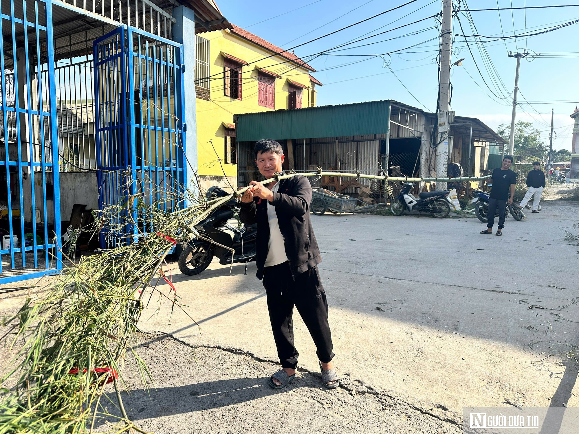 Cây nêu ngày Tết gửi gắm ước vọng một năm mới bình an, đủ đầy- Ảnh 3.