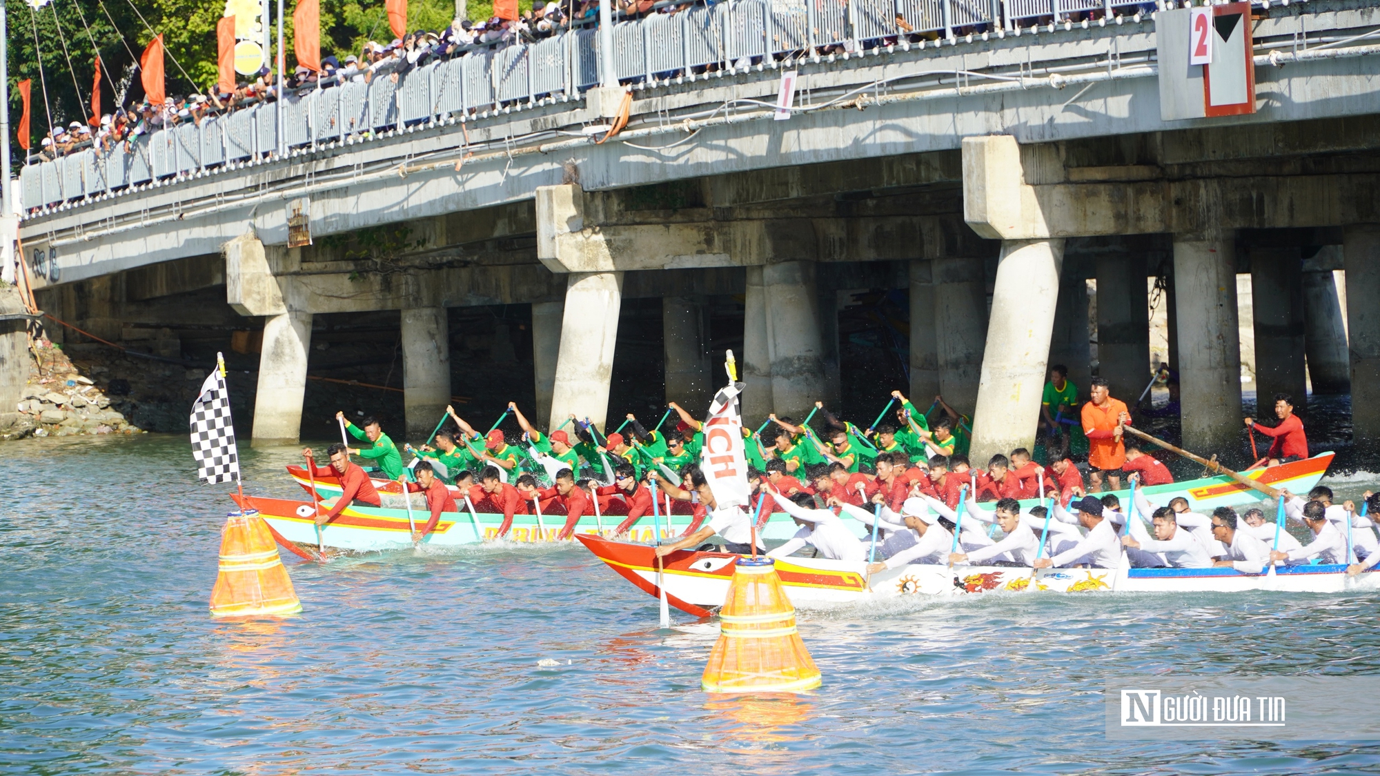 Lâm Đồng: Rộn ràng lễ hội đua thuyền mừng Xuân Bính Ngọ 2026 trên dòng Cà Ty- Ảnh 7.
