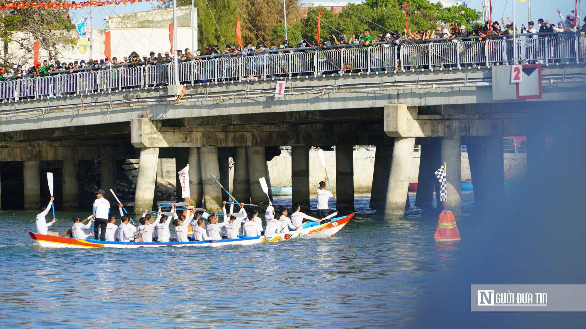 Lâm Đồng: Rộn ràng lễ hội đua thuyền mừng Xuân Bính Ngọ 2026 trên dòng Cà Ty- Ảnh 5.