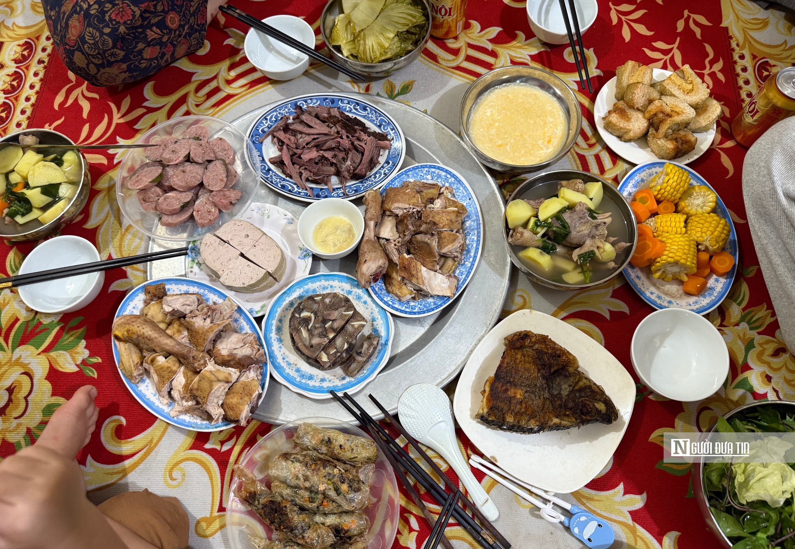 Có nên uống men tiêu hoá liên tục vì "no cỗ" ngày Tết?- Ảnh 1. Có nên uống men tiêu hoá liên tục vì "no cỗ" ngày Tết?- Ảnh 1.