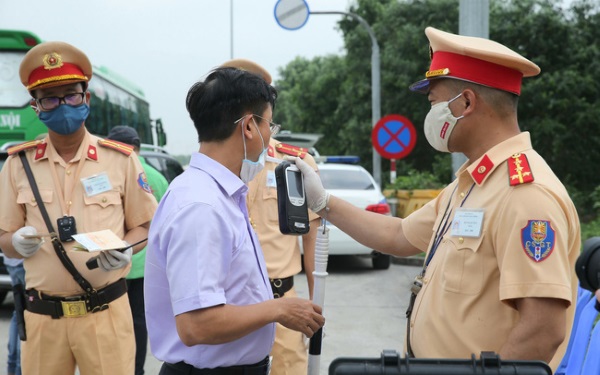 Cảnh sát giao thông siết chặt trật tự dịp Tết 2026, tai nạn giảm so với năm trước