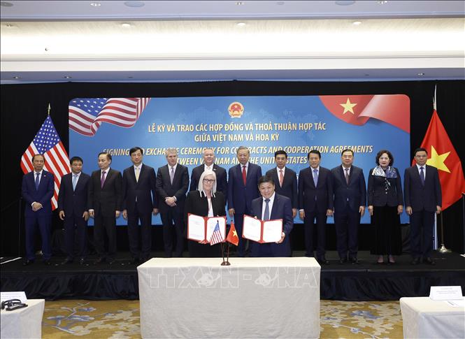 Tổng Bí thư chứng kiến lễ ký và trao các thỏa thuận hợp tác giữa Việt Nam và Hoa Kỳ- Ảnh 5.