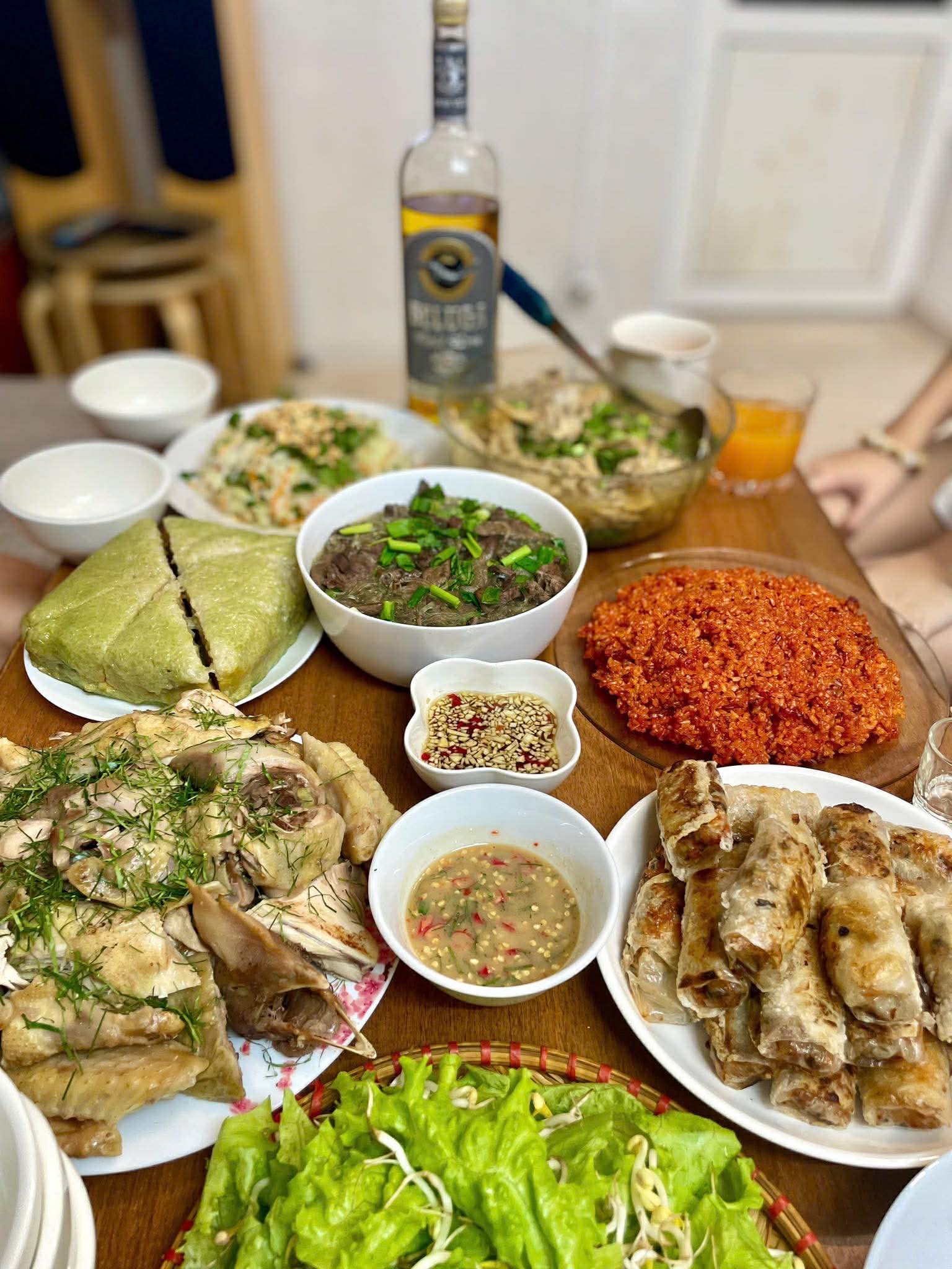 Tết xa quê: Giữ hồn Việt giữa nỗi nhớ đoàn viên - Ảnh 6.