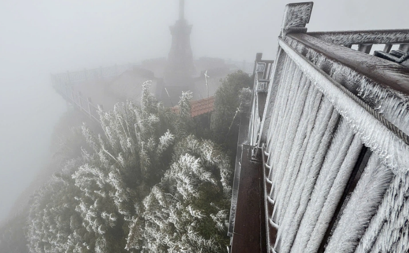 Dự báo thời tiết 3/2: Không khí lạnh mạnh dồn dập tràn về miền Bắc, dự báo rét buốt đến khi nào? - Ảnh 1.