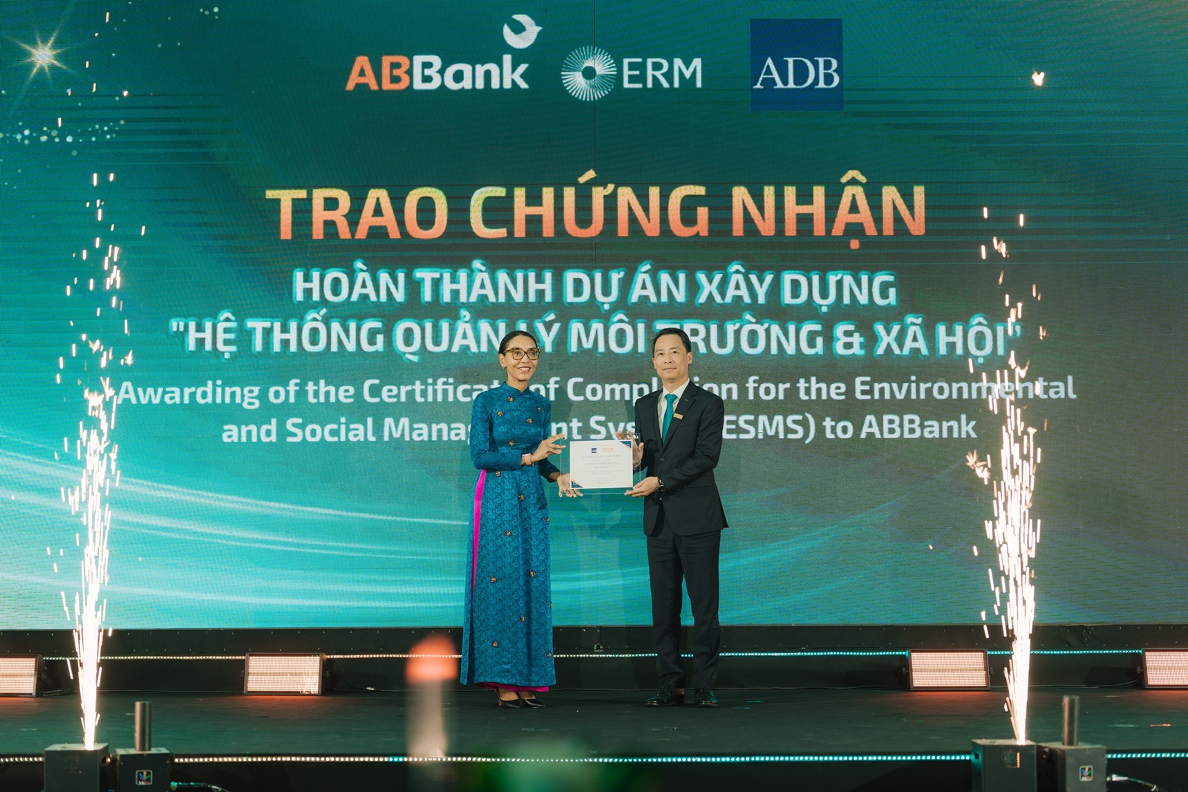 ABBank ra mắt nhận diện thương hiệu mới: Tiếp nối triết lý phụng sự khách hàng và cộng đồng - Ảnh 5.