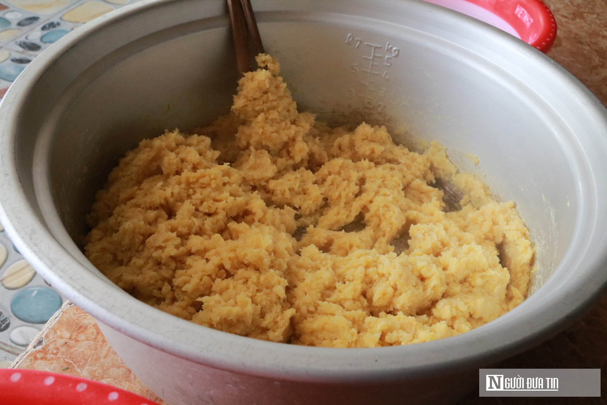 L&agrave;ng b&aacute;nh chưng nổi tiếng ở xứ Nghệ xuy&ecirc;n ng&agrave;y đ&ecirc;m l&agrave;m &ldquo;h&agrave;ng&rdquo; phục vụ Tết - Ảnh 9.