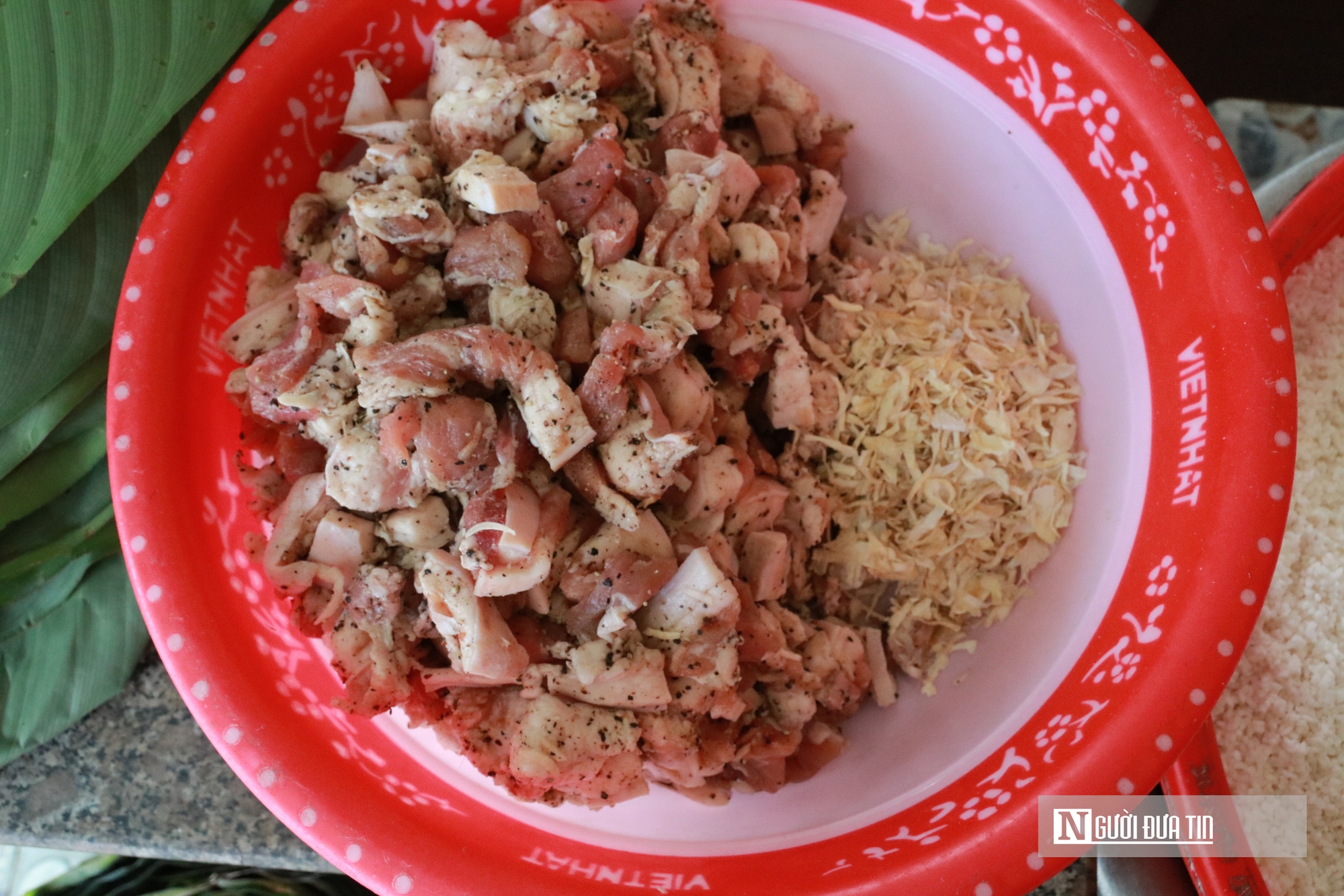 L&agrave;ng b&aacute;nh chưng nổi tiếng ở xứ Nghệ xuy&ecirc;n ng&agrave;y đ&ecirc;m l&agrave;m &ldquo;h&agrave;ng&rdquo; phục vụ Tết - Ảnh 8.