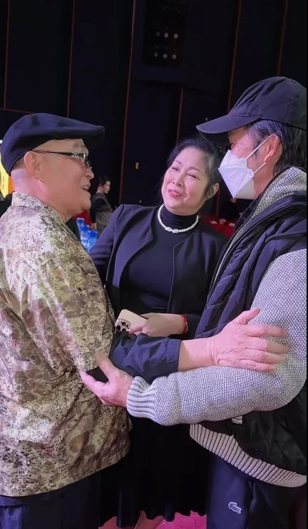 Hai "vua hài kịch" nổi tiếng bậc nhất Việt Nam, sở hữu tài sản đáng nể, thích ăn dưa muối, cá khô - Ảnh 12.