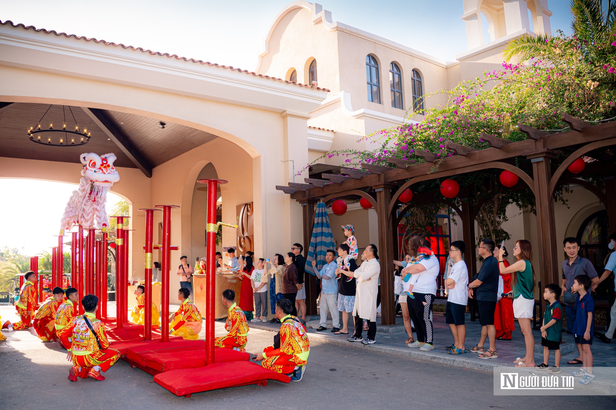 Du lịch đầu năm bứt phá: Mũi Né hút khách quốc tế, làng sinh thái hút gia đình trẻ- Ảnh 1. Du lịch đầu năm bứt phá: Mũi Né hút khách quốc tế, làng sinh thái hút gia đình trẻ- Ảnh 1.