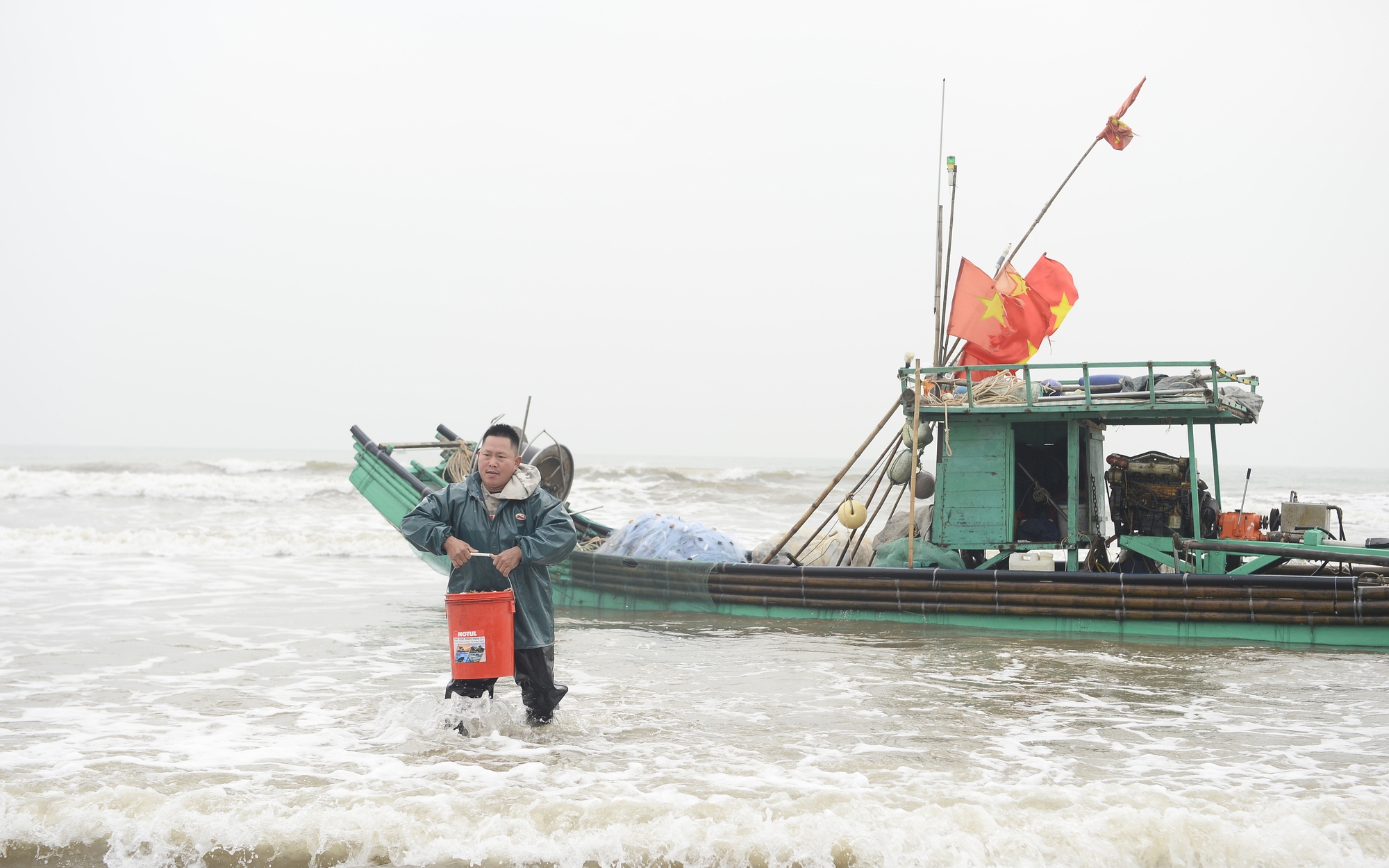 Ngư dân Thanh Hóa vươn khơi đầu xuân Bính Ngọ 2026: Lộc biển đầy khoang, niềm tin trọn năm