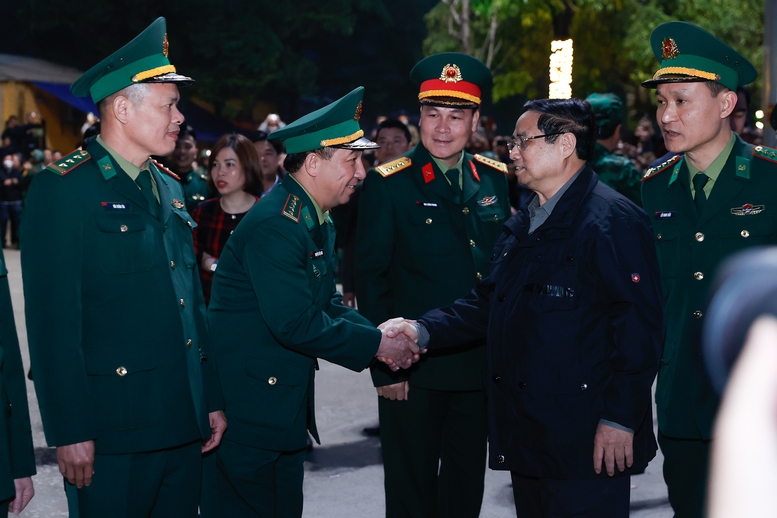 Thủ tướng: Phát động 'Chiến dịch Đông Khê năm 2026' hoàn thành 2 tuyến cao tốc ở Lạng Sơn, Cao Bằng- Ảnh 11.