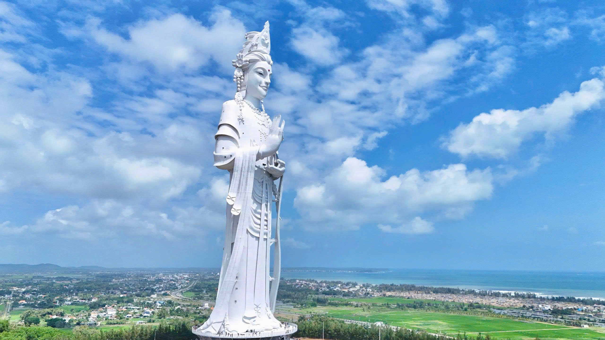 Chiêm bái tượng Phật Quan Âm cao nhất Đông Nam Á ở Quảng Ngãi- Ảnh 9. Chiêm bái tượng Phật Quan Âm cao nhất Đông Nam Á ở Quảng Ngãi- Ảnh 9.