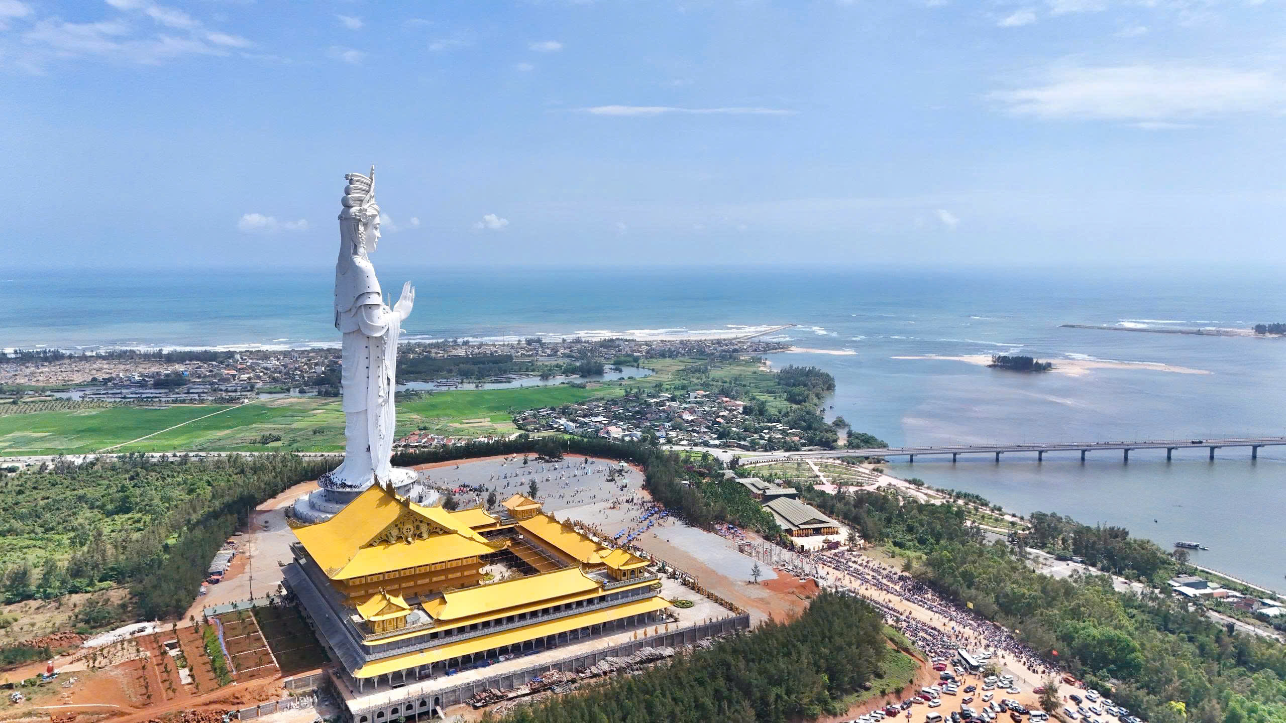 Chiêm bái tượng Phật Quan Âm cao nhất Đông Nam Á ở Quảng Ngãi- Ảnh 3. Chiêm bái tượng Phật Quan Âm cao nhất Đông Nam Á ở Quảng Ngãi- Ảnh 3.