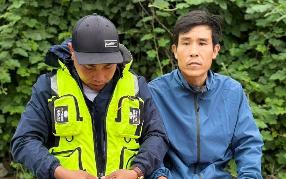 Cha Con Anh Hùng Trên Sông Gianh: Phút Giây Định Mệnh Cứu Người Trong Tết
