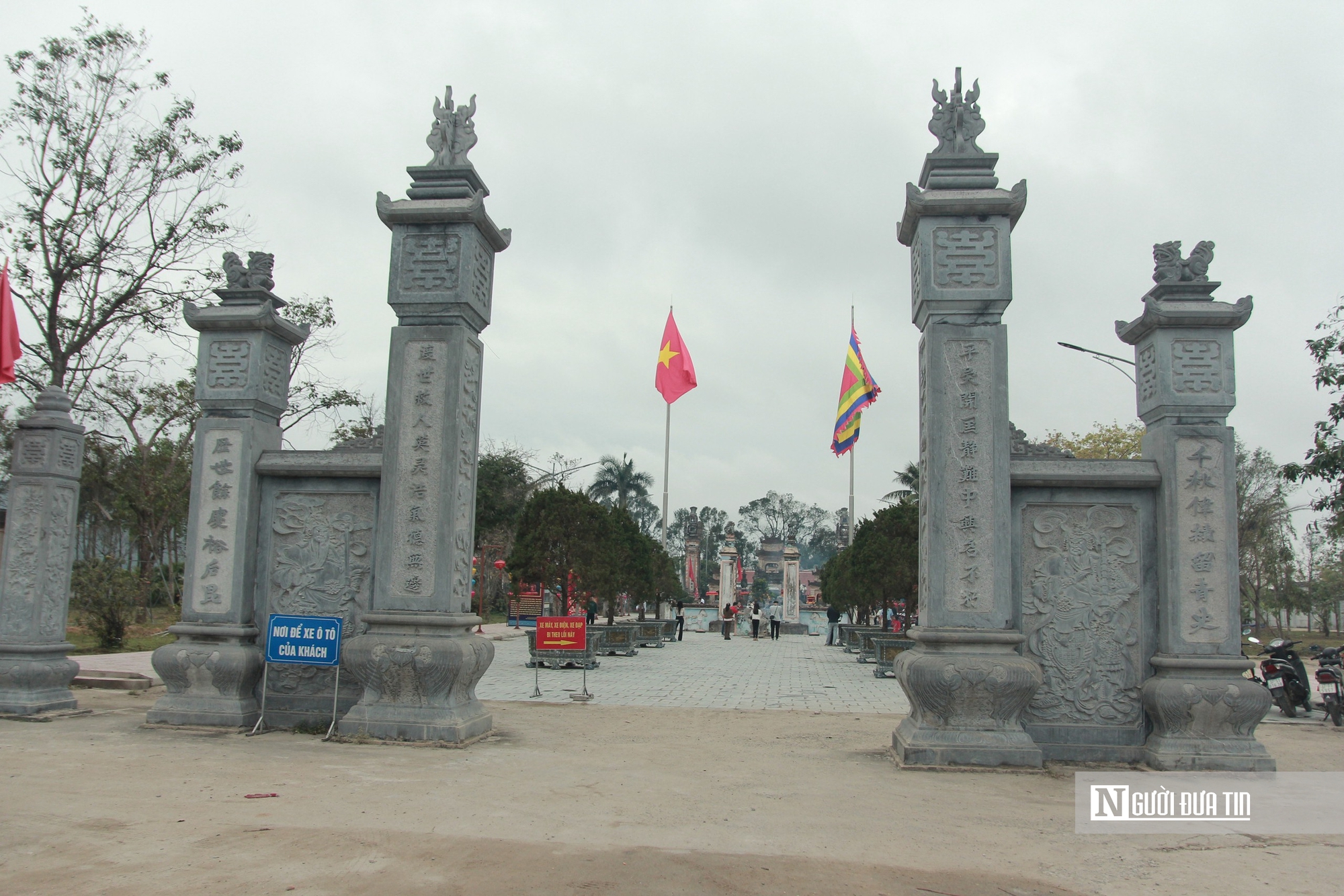 V&atilde;n cảnh ng&ocirc;i đền c&oacute; c&ocirc;ng tr&igrave;nh nghệ thuật kiến tr&uacute;c mỹ lệ gần 600 tuổi xứ Nghệ - Ảnh 1.