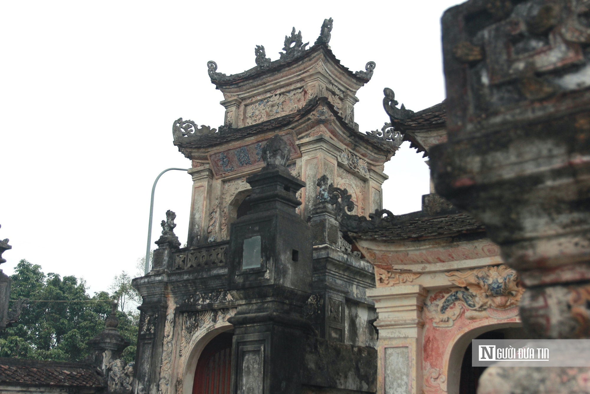 V&atilde;n cảnh ng&ocirc;i đền c&oacute; c&ocirc;ng tr&igrave;nh nghệ thuật kiến tr&uacute;c mỹ lệ gần 600 tuổi xứ Nghệ - Ảnh 4.
