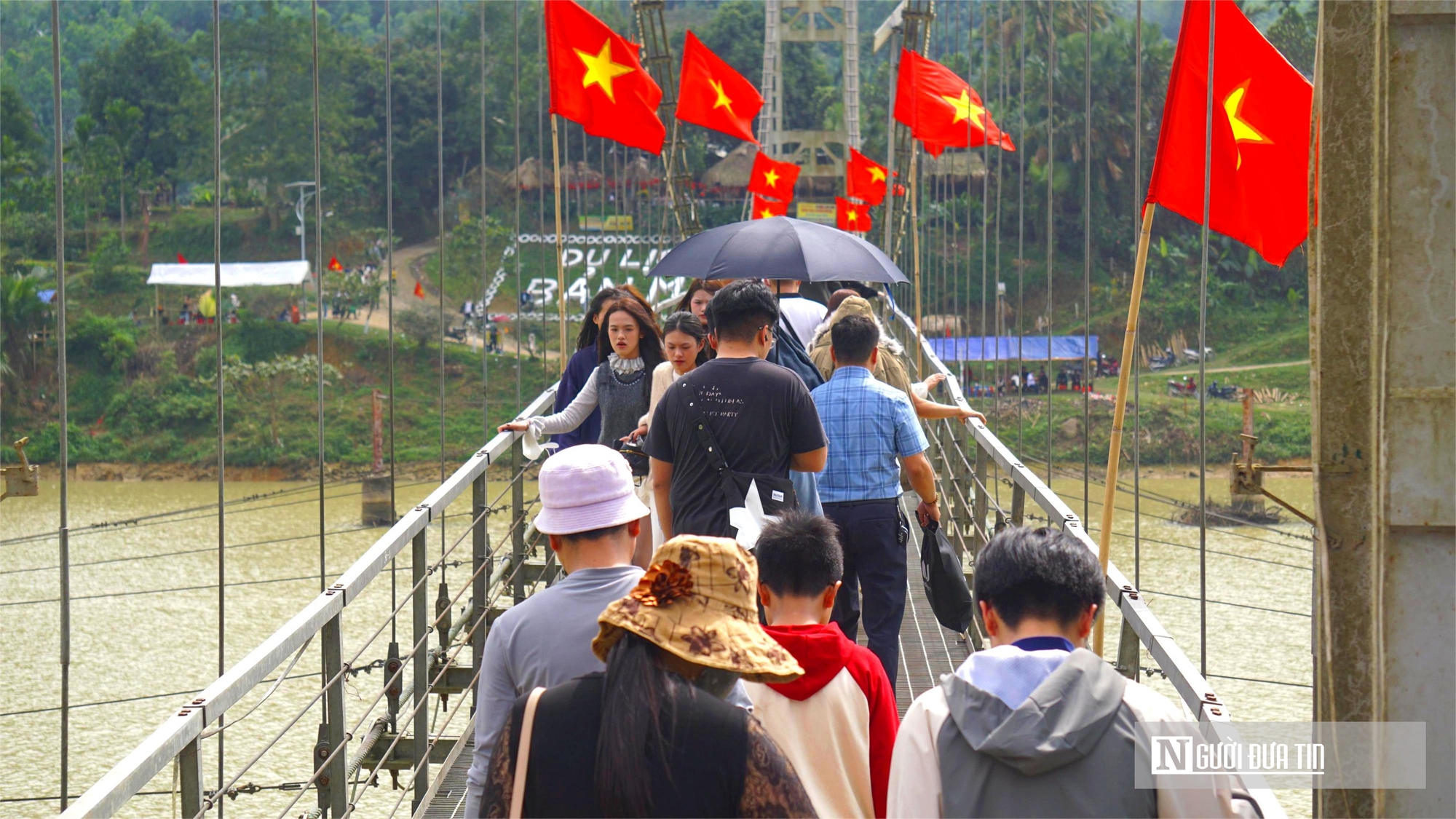 Du lịch bản Mạ h&uacute;t kh&aacute;ch đầu năm mới v&agrave; nguy cơ mất an to&agrave;n khi ch&egrave;o thuyền tự ph&aacute;t tr&ecirc;n s&ocirc;ng - Ảnh 3.