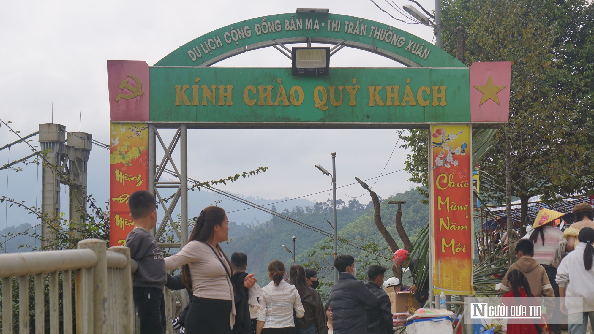 Du lịch bản Mạ h&uacute;t kh&aacute;ch đầu năm mới v&agrave; nguy cơ mất an to&agrave;n khi ch&egrave;o thuyền tự ph&aacute;t tr&ecirc;n s&ocirc;ng - Ảnh 4.