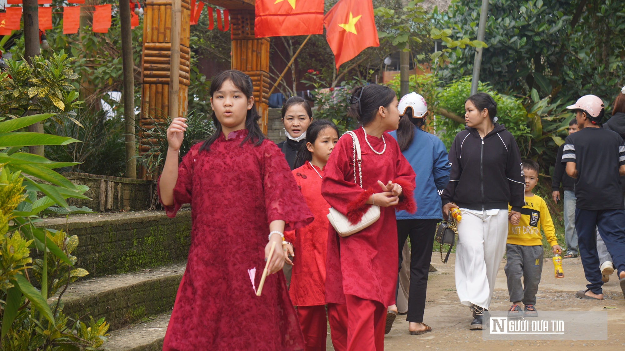 Du lịch bản Mạ h&uacute;t kh&aacute;ch đầu năm mới v&agrave; nguy cơ mất an to&agrave;n khi ch&egrave;o thuyền tự ph&aacute;t tr&ecirc;n s&ocirc;ng - Ảnh 5.