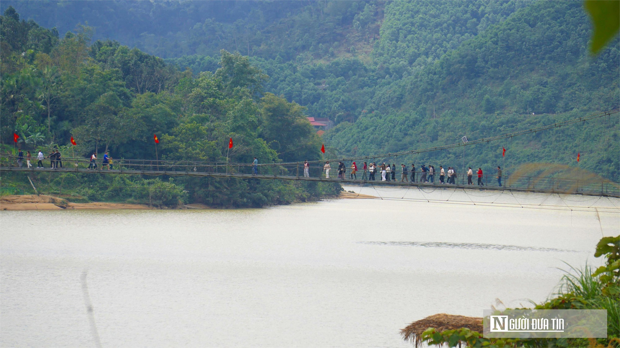 Du lịch bản Mạ h&uacute;t kh&aacute;ch đầu năm mới v&agrave; nguy cơ mất an to&agrave;n khi ch&egrave;o thuyền tự ph&aacute;t tr&ecirc;n s&ocirc;ng - Ảnh 8.