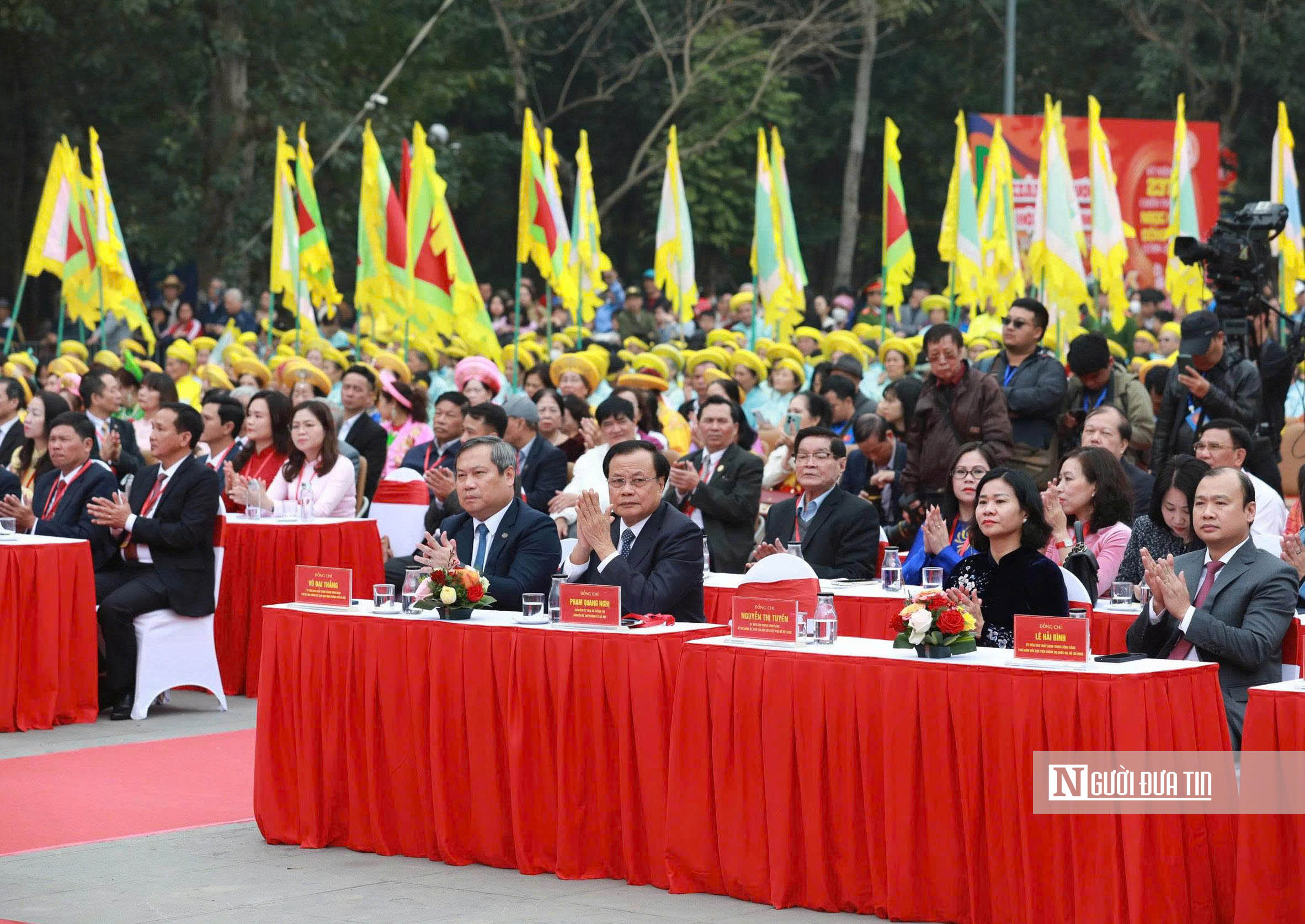 H&agrave;ng ngh&igrave;n người d&acirc;n đổ về Lễ hội kỷ niệm 237 năm Chiến thắng Ngọc Hồi - Đống Đa- Ảnh 7.