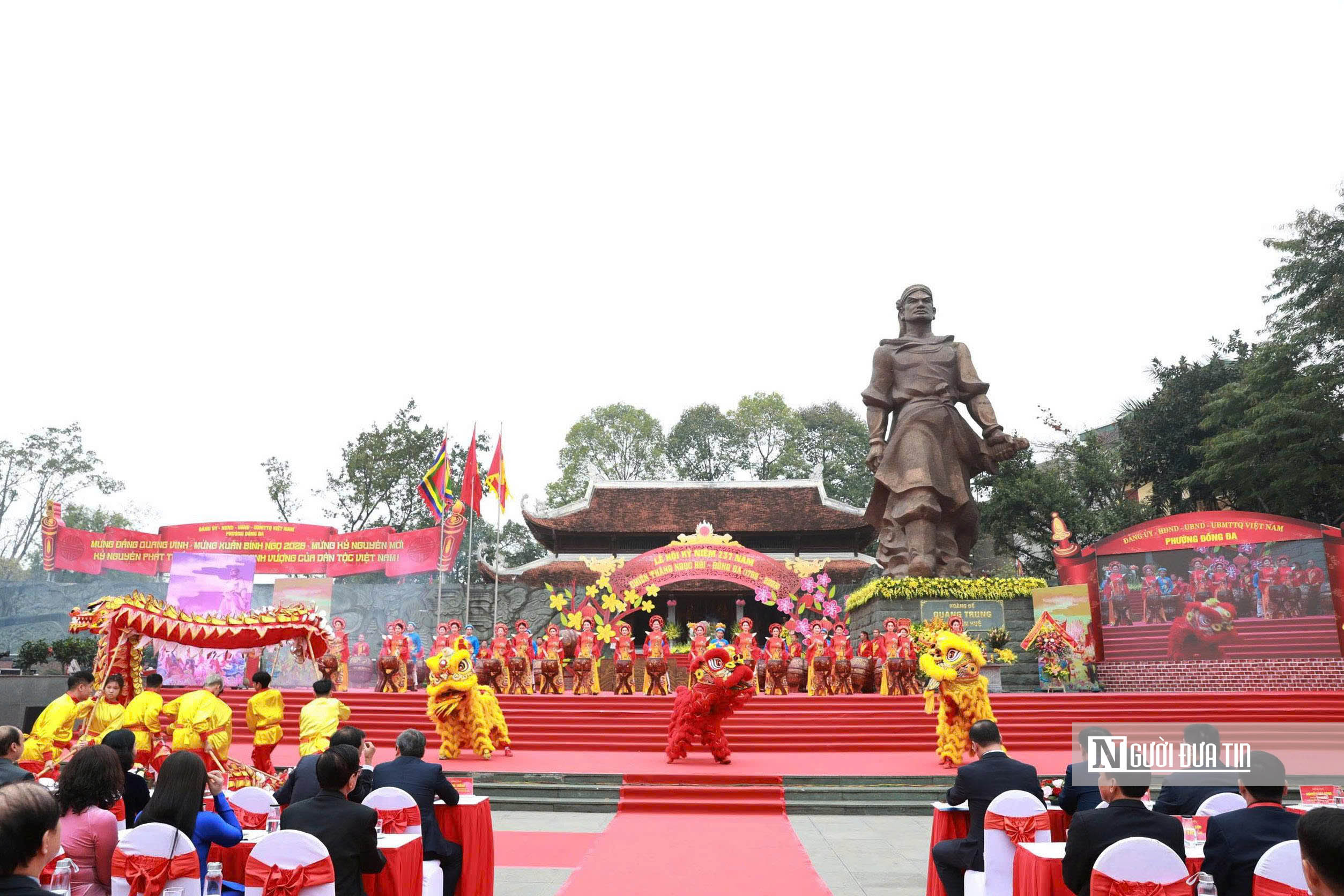 H&agrave;ng ngh&igrave;n người d&acirc;n đổ về Lễ hội kỷ niệm 237 năm Chiến thắng Ngọc Hồi - Đống Đa- Ảnh 9.