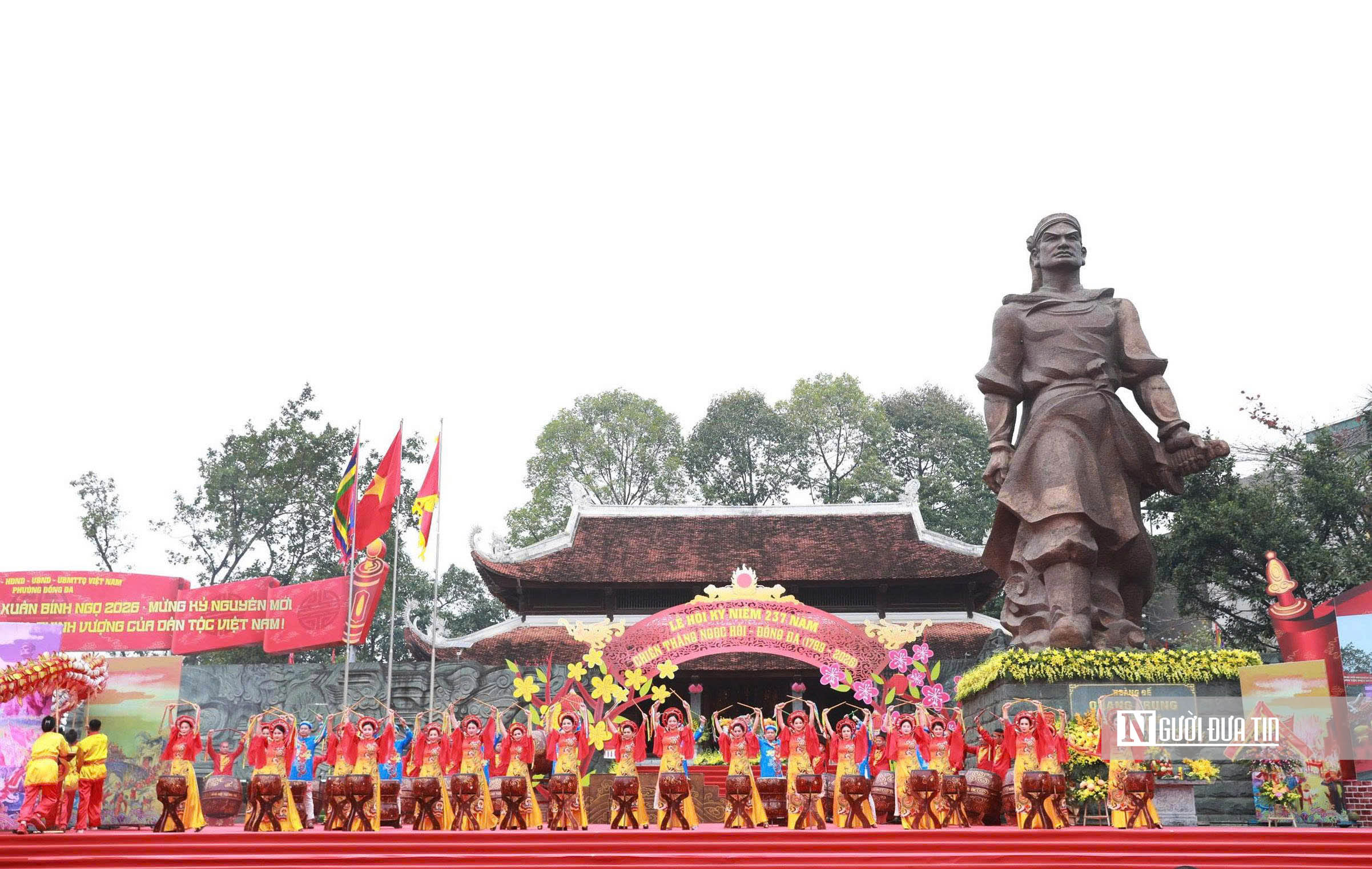 H&agrave;ng ngh&igrave;n người d&acirc;n đổ về Lễ hội kỷ niệm 237 năm Chiến thắng Ngọc Hồi - Đống Đa- Ảnh 1.