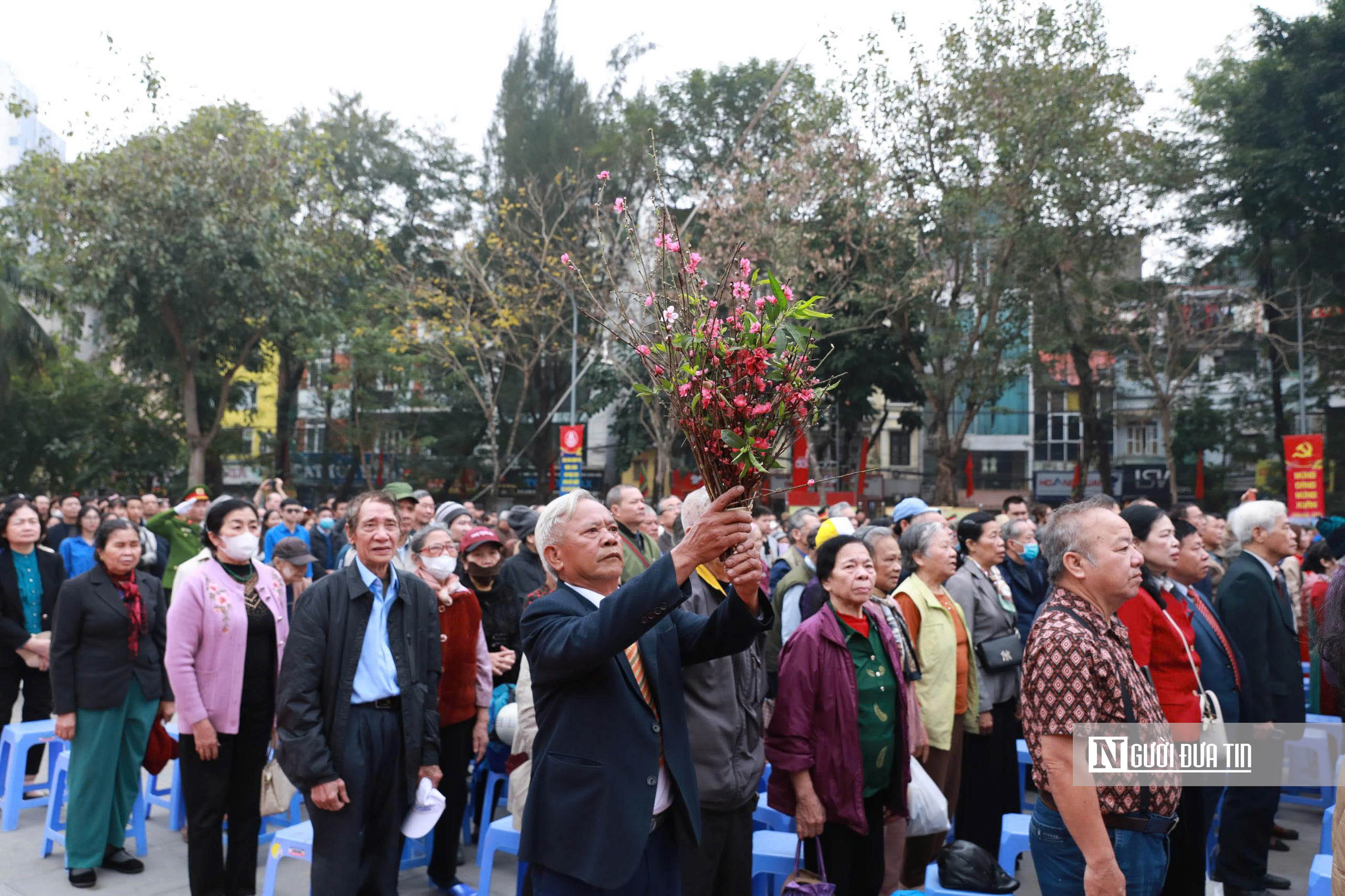 H&agrave;ng ngh&igrave;n người d&acirc;n đổ về Lễ hội kỷ niệm 237 năm Chiến thắng Ngọc Hồi - Đống Đa- Ảnh 11.