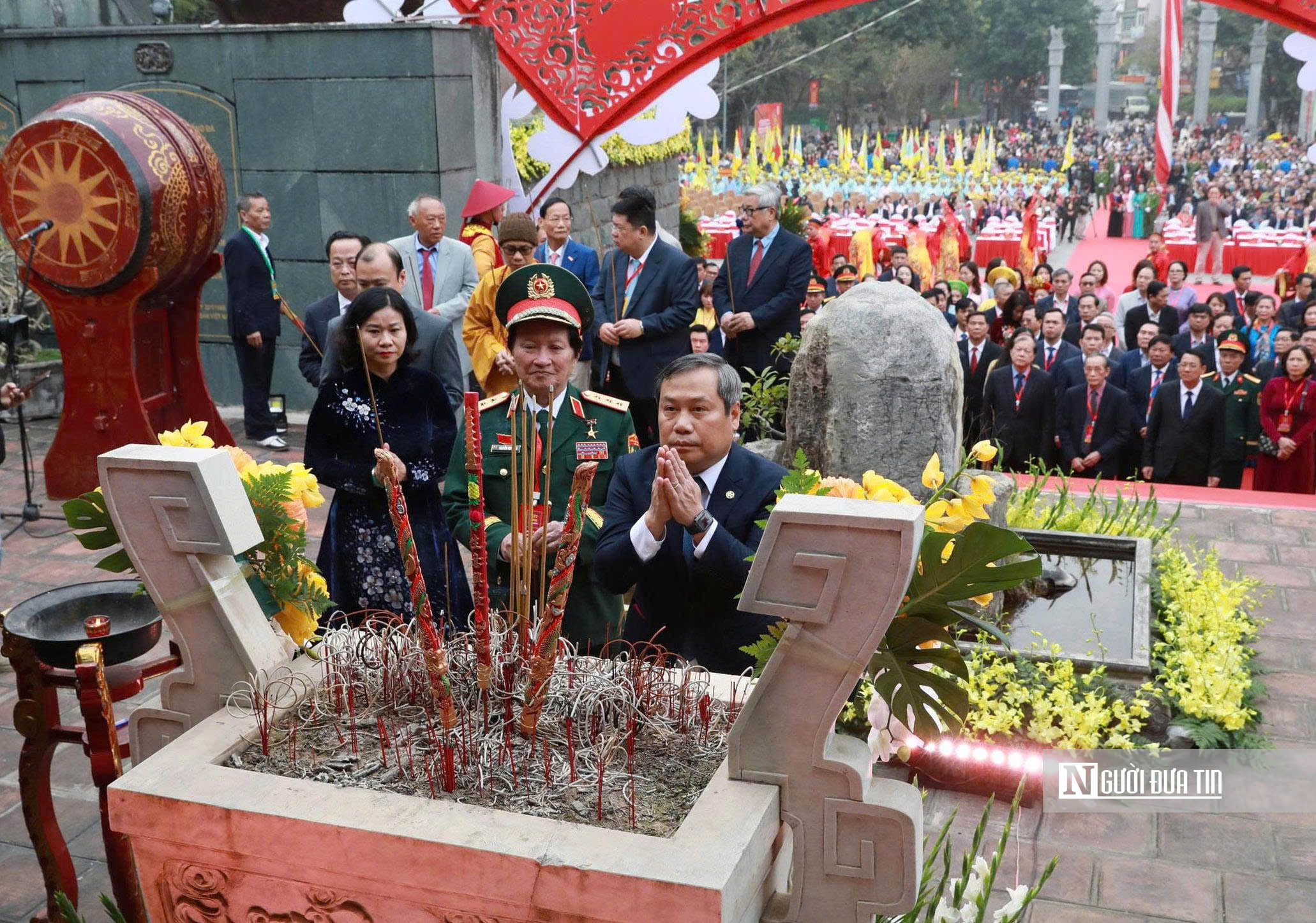 H&agrave;ng ngh&igrave;n người d&acirc;n đổ về Lễ hội kỷ niệm 237 năm Chiến thắng Ngọc Hồi - Đống Đa- Ảnh 4.