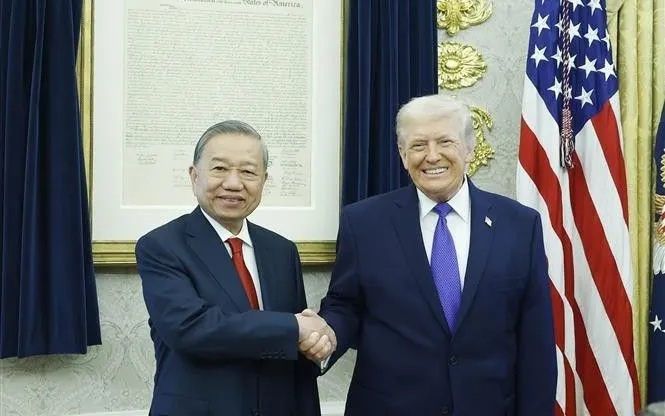 Tổng Bí thư Tô Lâm gặp Tổng thống Hoa Kỳ Donald Trump - Ảnh 1.