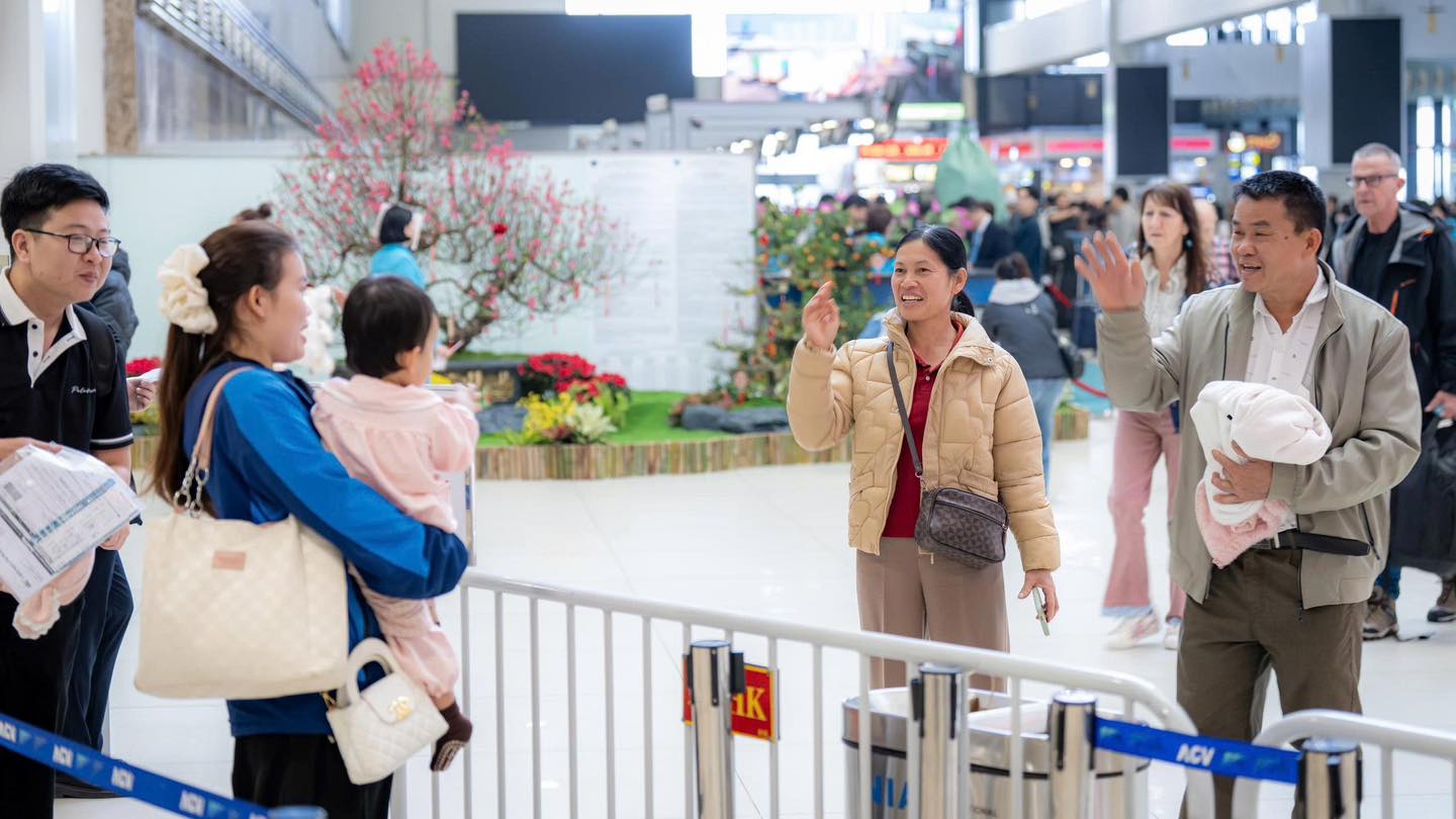 Nội Bài lập kỷ lục hơn 124.000 khách ngày cuối kỳ nghỉ Tết - Ảnh 9.