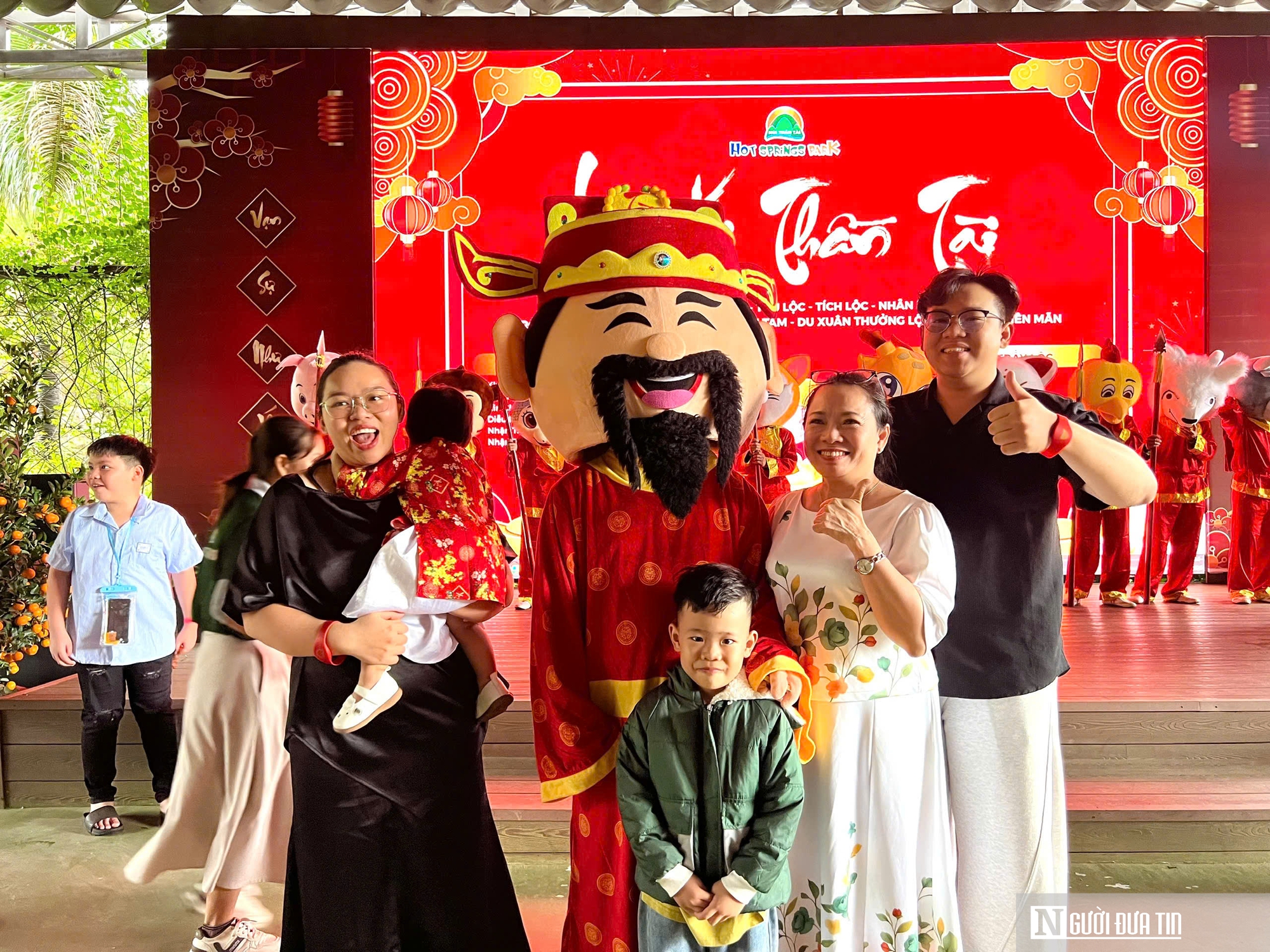 Đ&agrave; Nẵng "bội thu" du lịch Tết, mồng 6 vẫn đ&ocirc;ng nghẹt kh&aacute;ch- Ảnh 4.