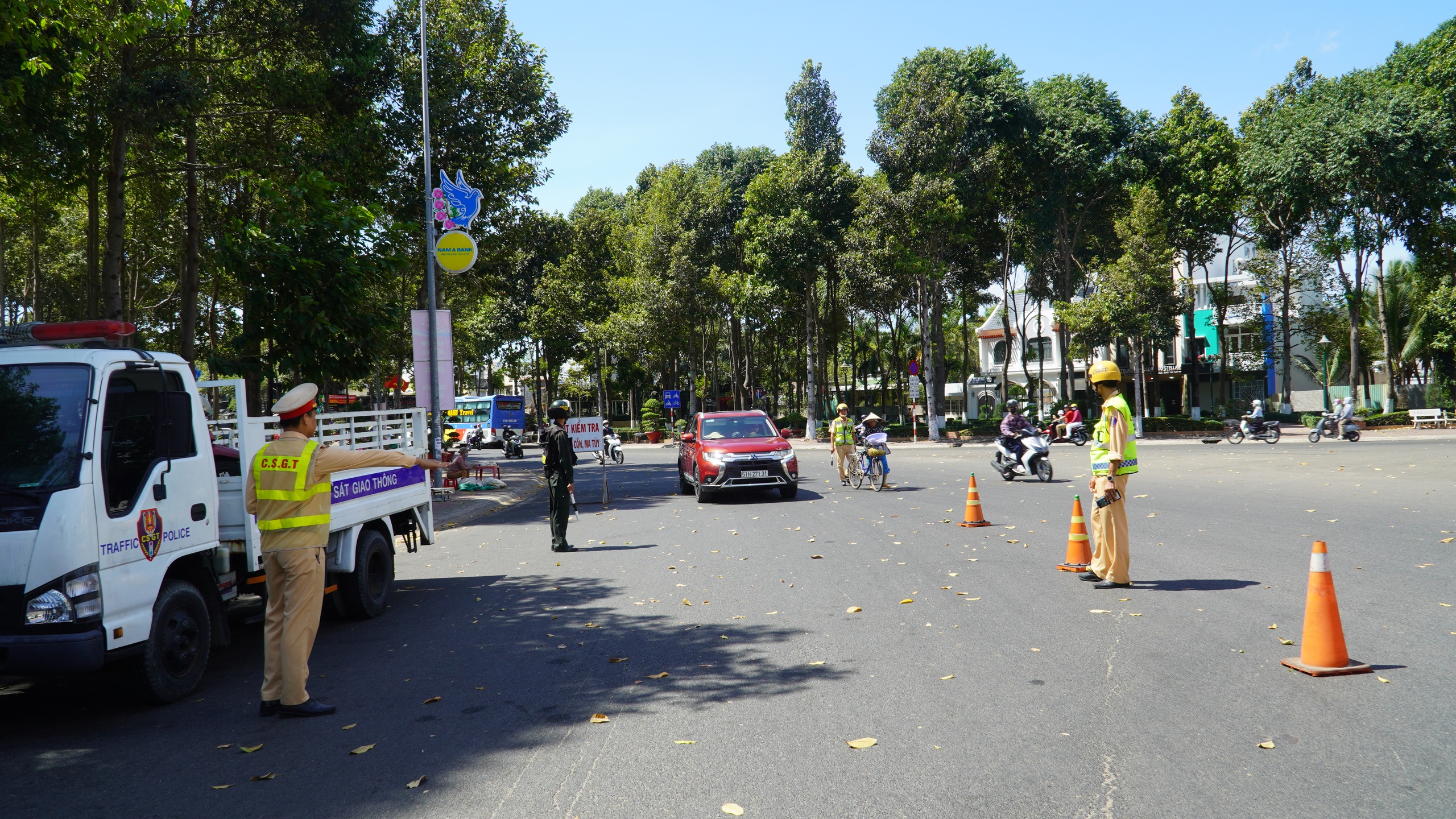 Đà Lạt – Mũi Né đông nghịt du khách dịp Tết, Lâm Đồng du lịch – dịch vụ tăng trưởng ấn tượng- Ảnh 9.