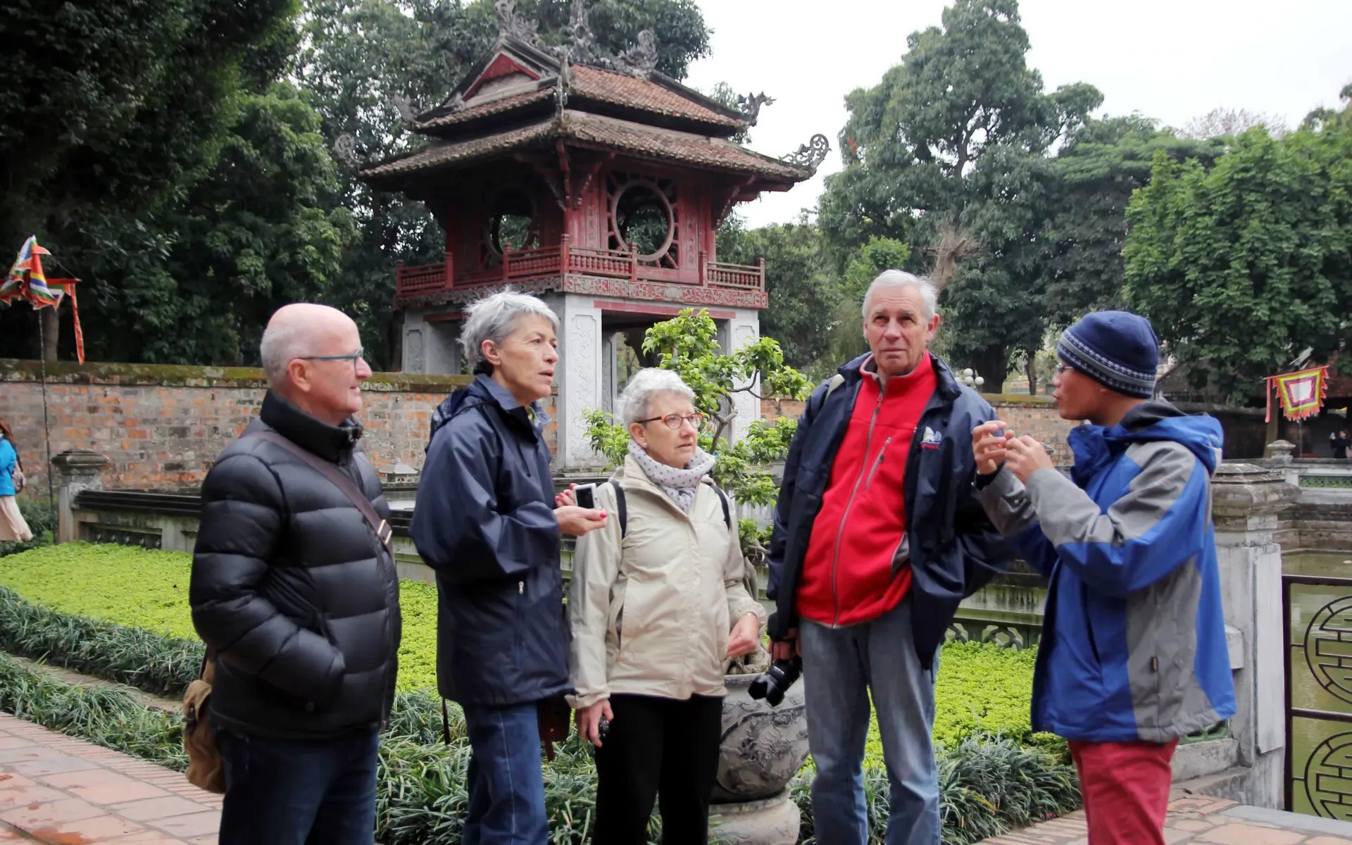 Phim Tết của Trấn Th&agrave;nh bị quay l&eacute;n, nh&agrave; ph&aacute;t h&agrave;nh vừa th&ocirc;ng b&aacute;o lập vi bằng  - Ảnh 2.