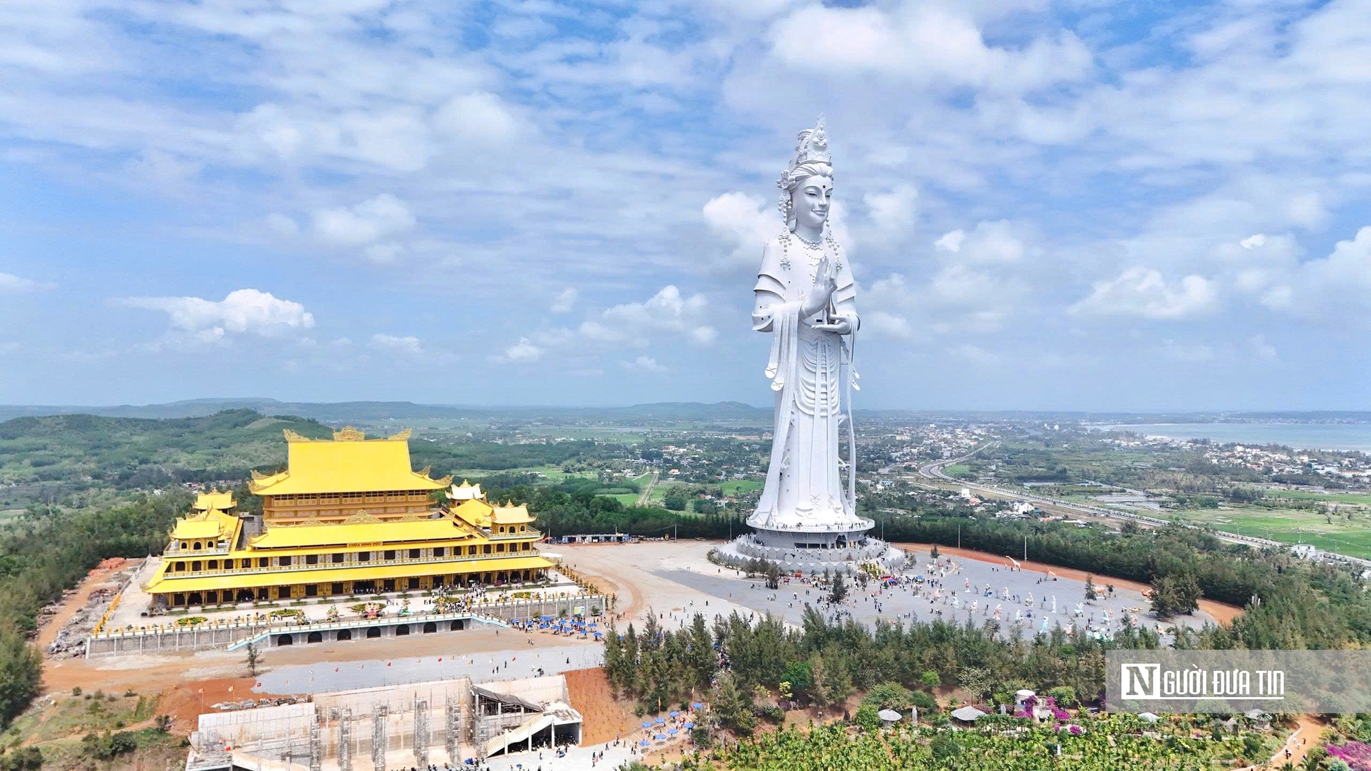 Du lịch Quảng Ngãi bùng nổ mùa Tết Bính Ngọ- Ảnh 9. Du lịch Quảng Ngãi bùng nổ mùa Tết Bính Ngọ- Ảnh 9.